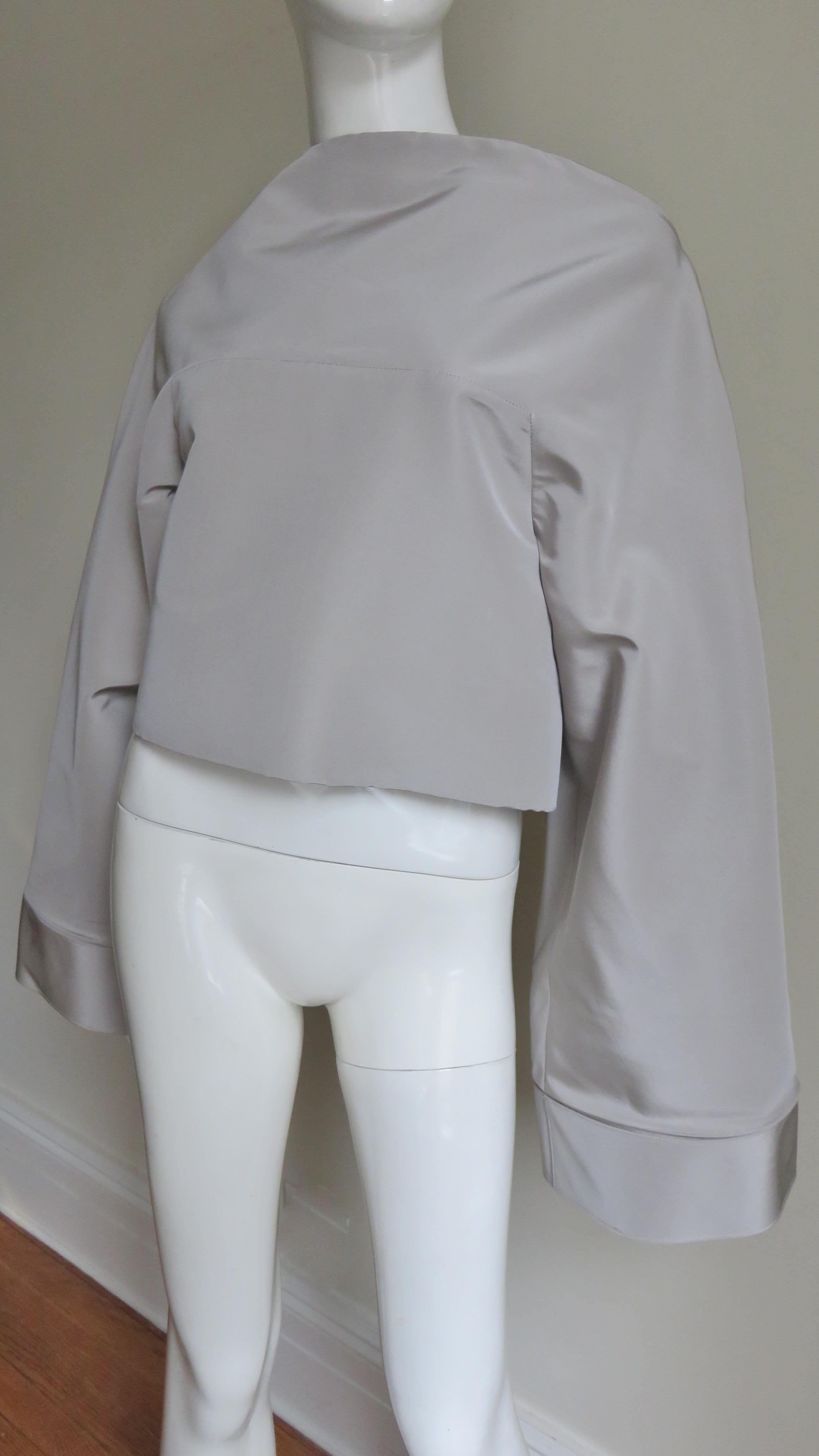 Gareth Pugh New Silk Kimono Top In Excellent Condition For Sale In Water Mill, NY