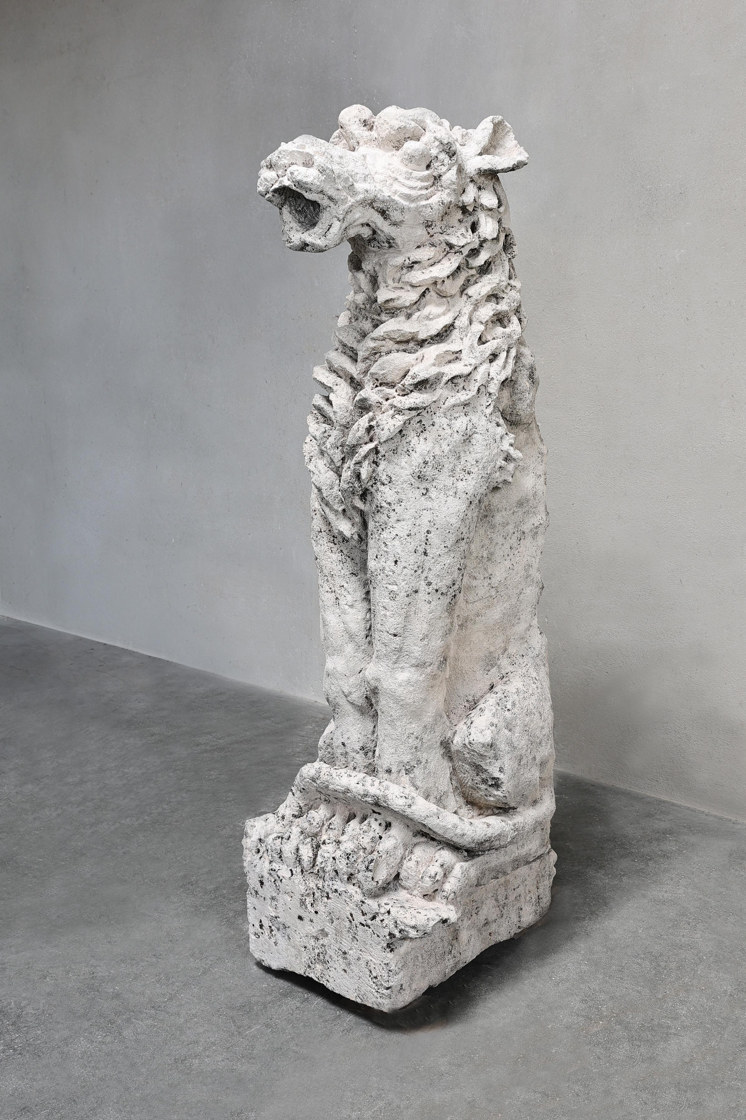 XVIIIe siècle et antérieur Gargoyle de calcaire français en vente