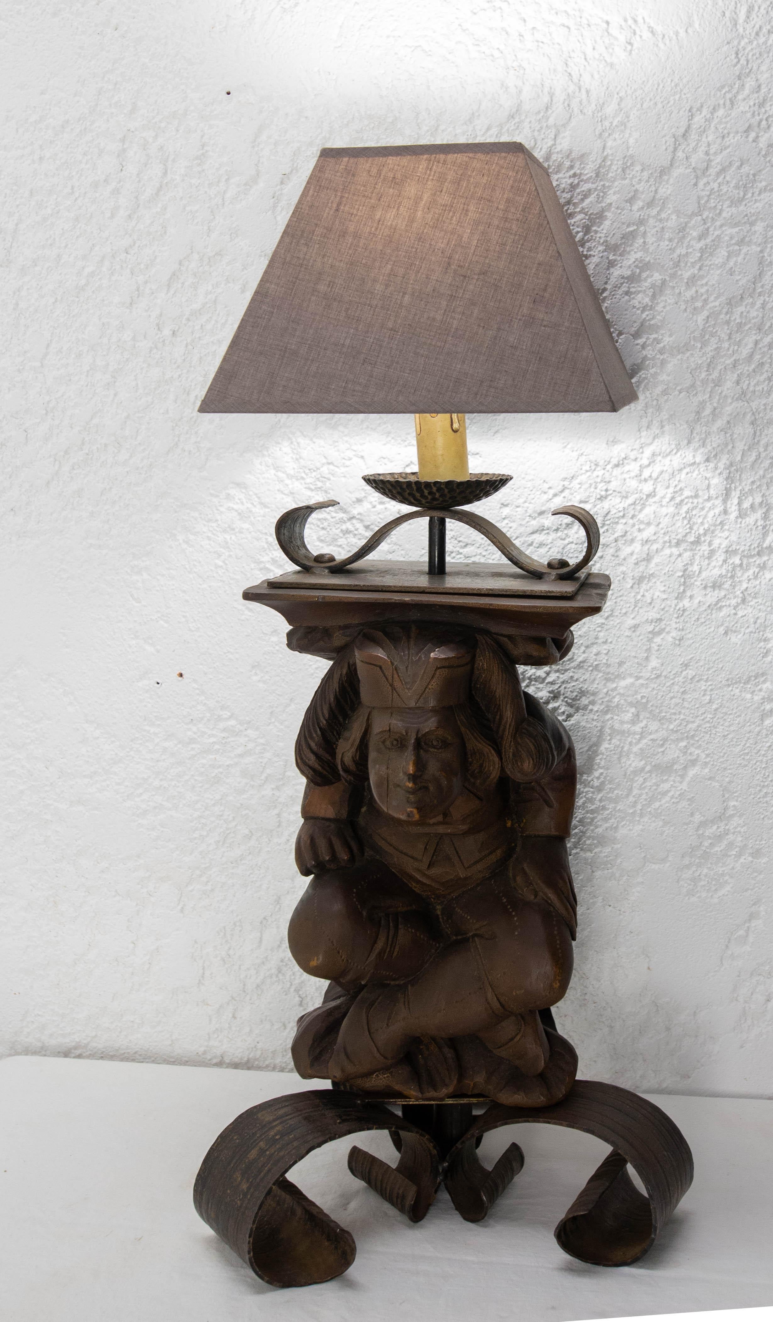 Lampe de table Gargoyle par J M-One Wood & Wrough Iron, français, circa 1960 Bon état - En vente à Labrit, Landes