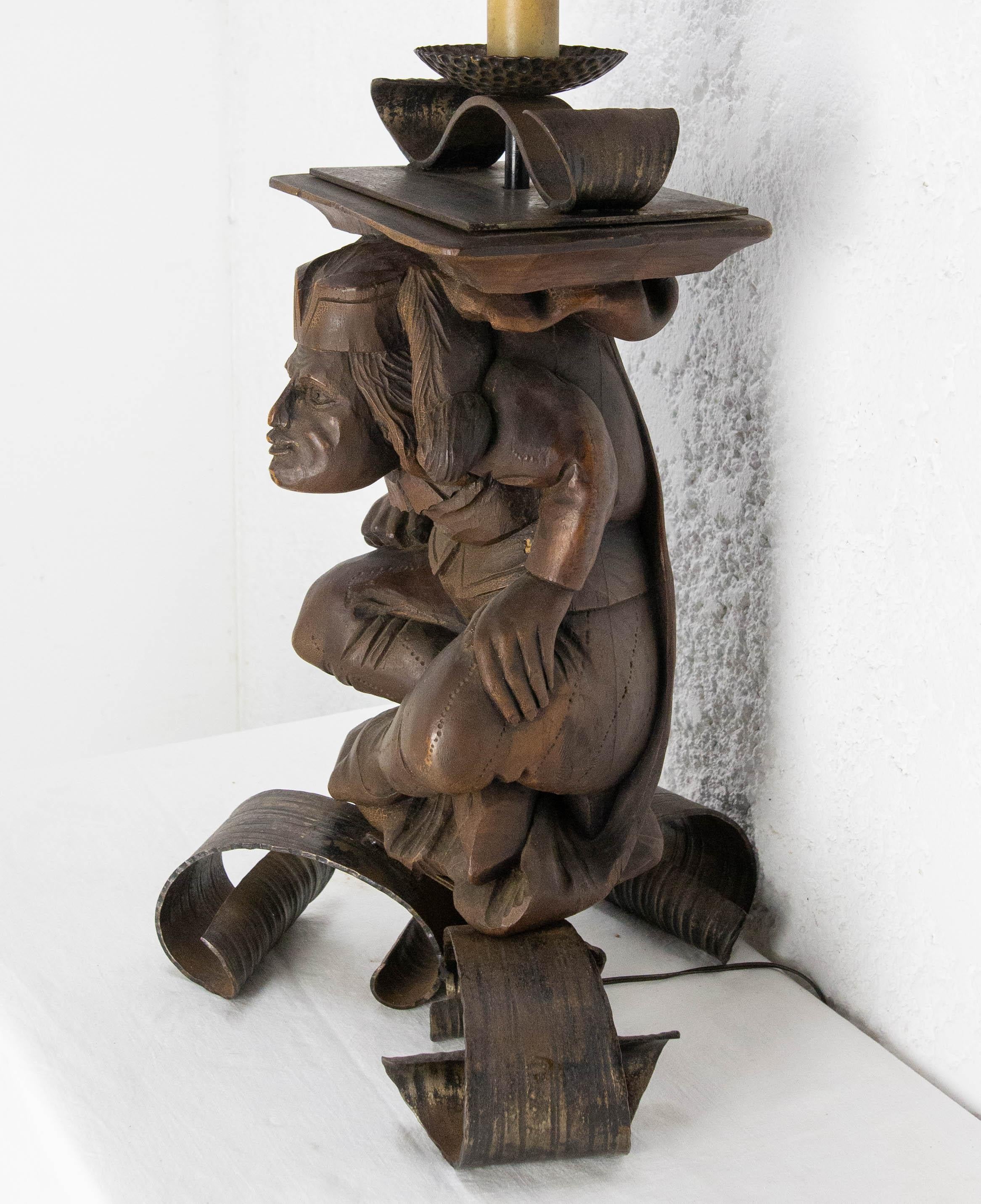 Lampe de table Gargoyle par J M-One Wood & Wrough Iron, français, circa 1960 en vente 1