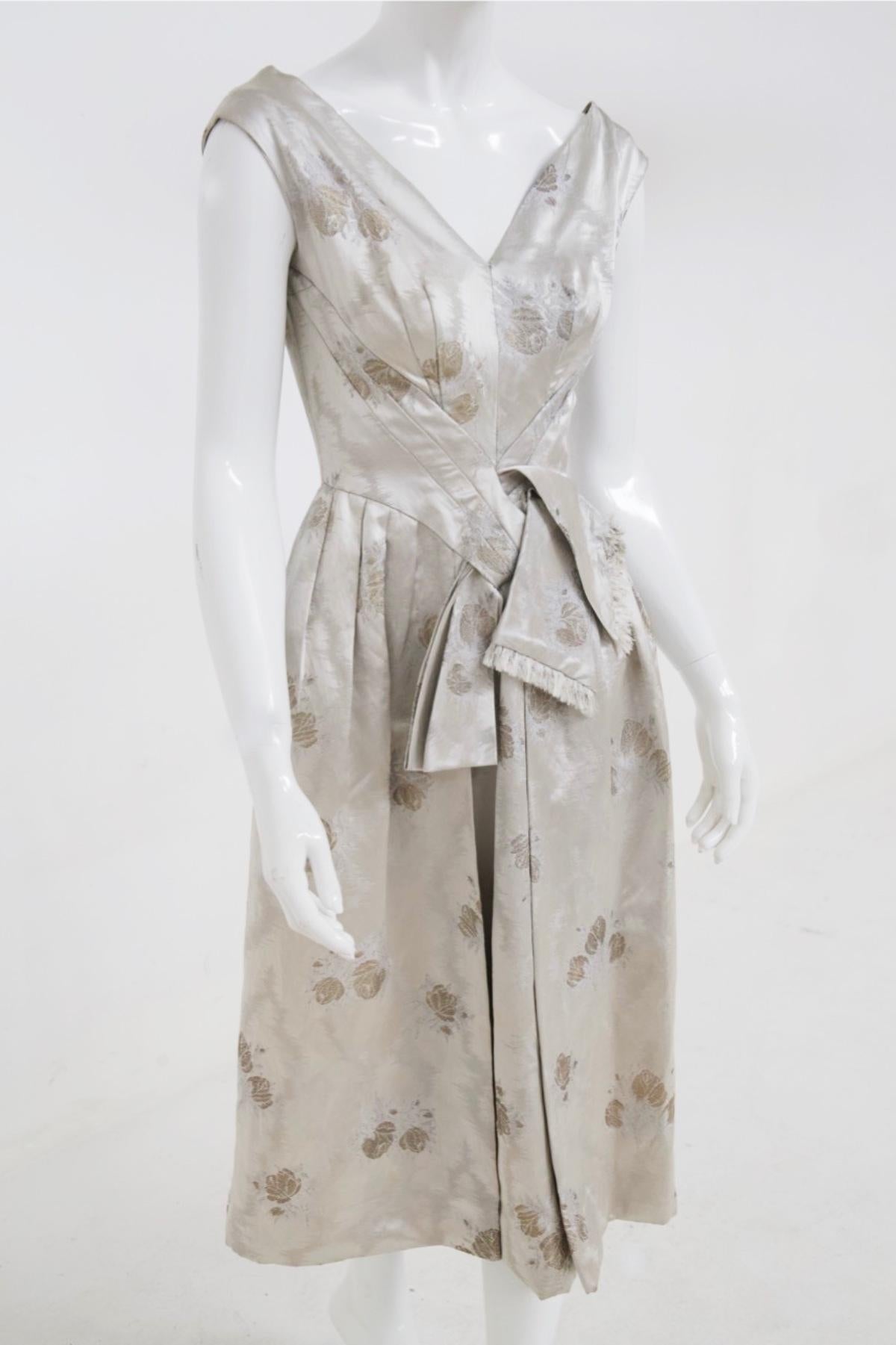 Garish Vintage Tailored Dress in Pearl Gray Silk Satin For Sale 5
