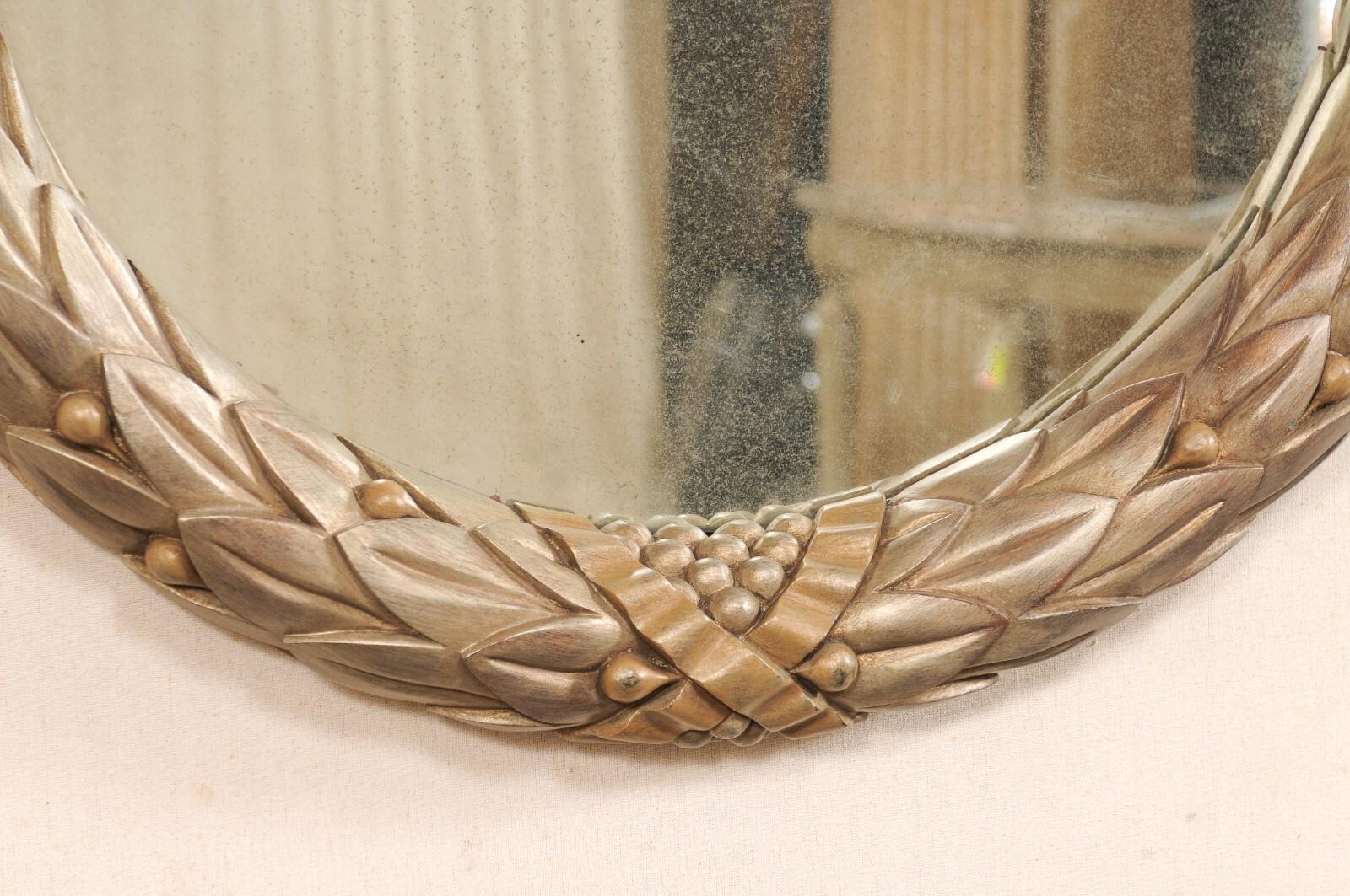 20th Century Garland-Carved Venetian Style Round Mirror For Sale