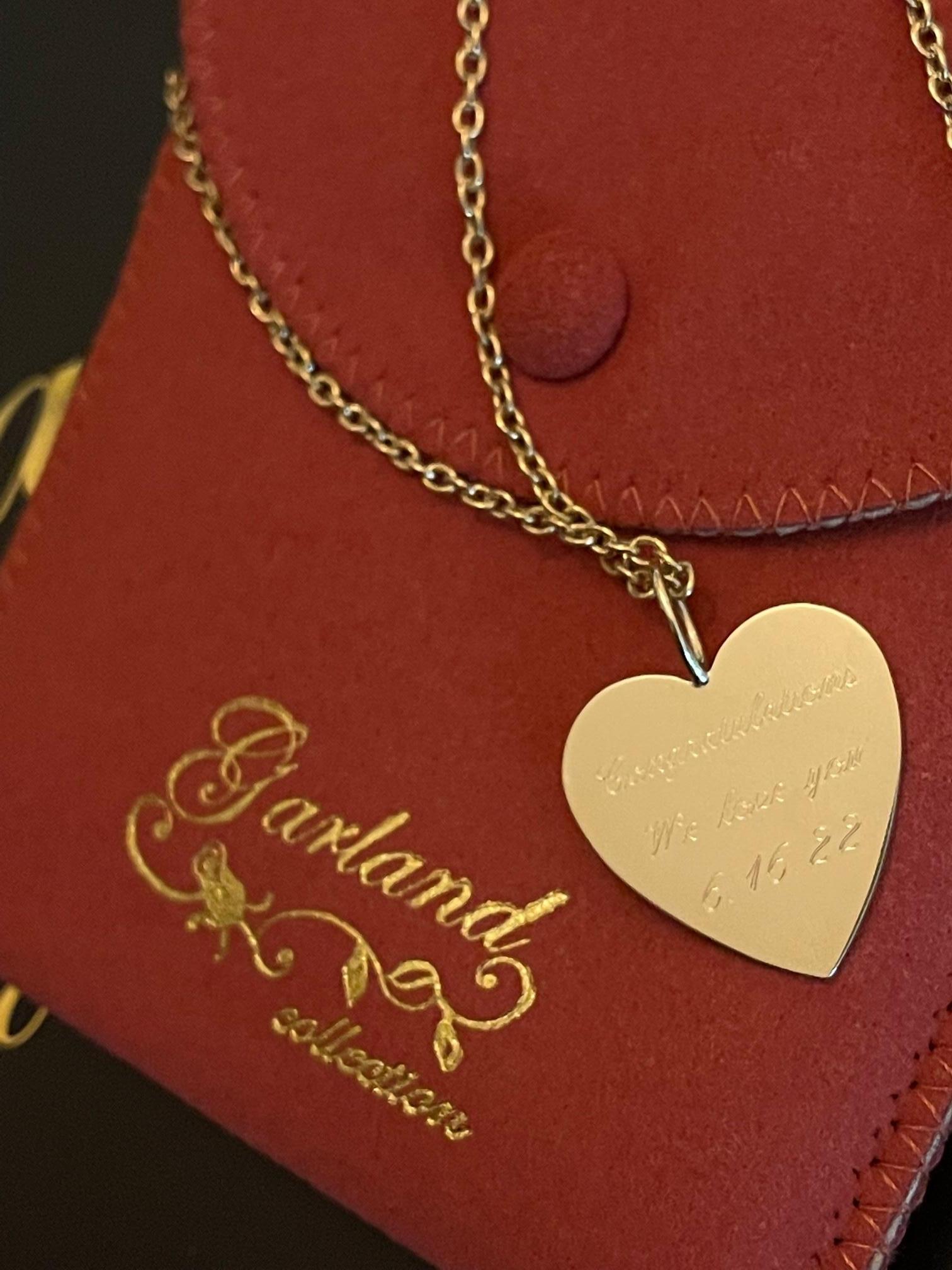 Pendentif breloque cœur en or massif de la collection Garland, taille moyenne en vente 5