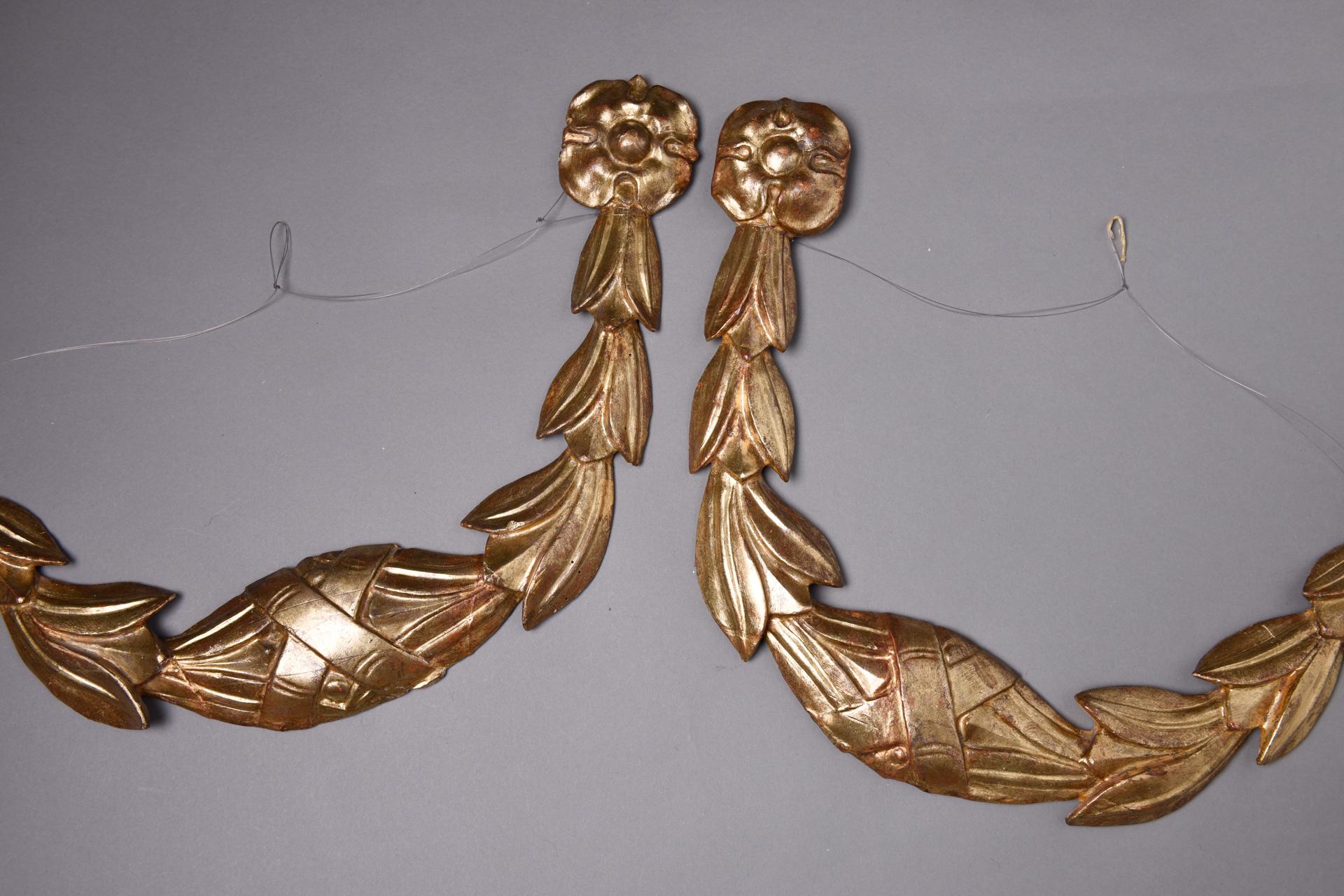 Girlandenfriese aus vergoldetem Wood (Obstholz) im Angebot