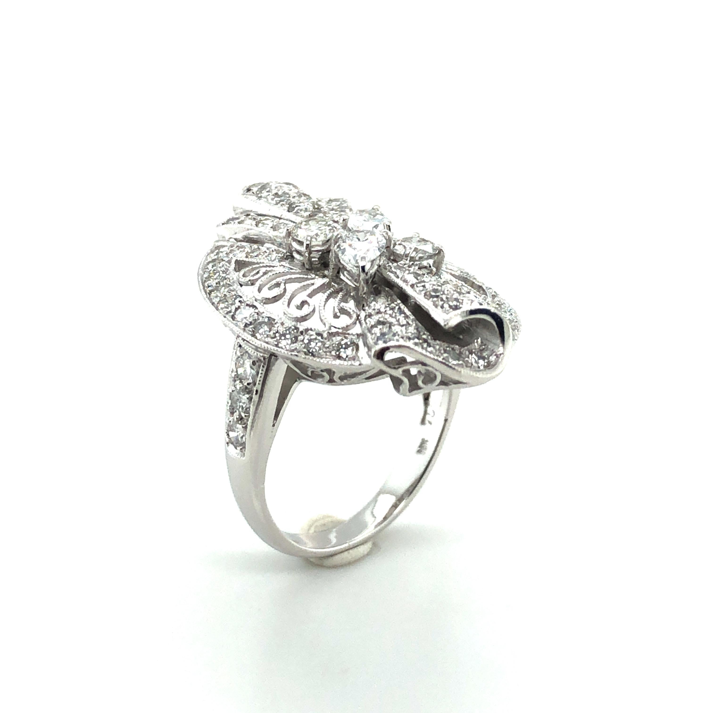 Garland-Style Diamond Ring in 18 Karat White Gold For Sale 1