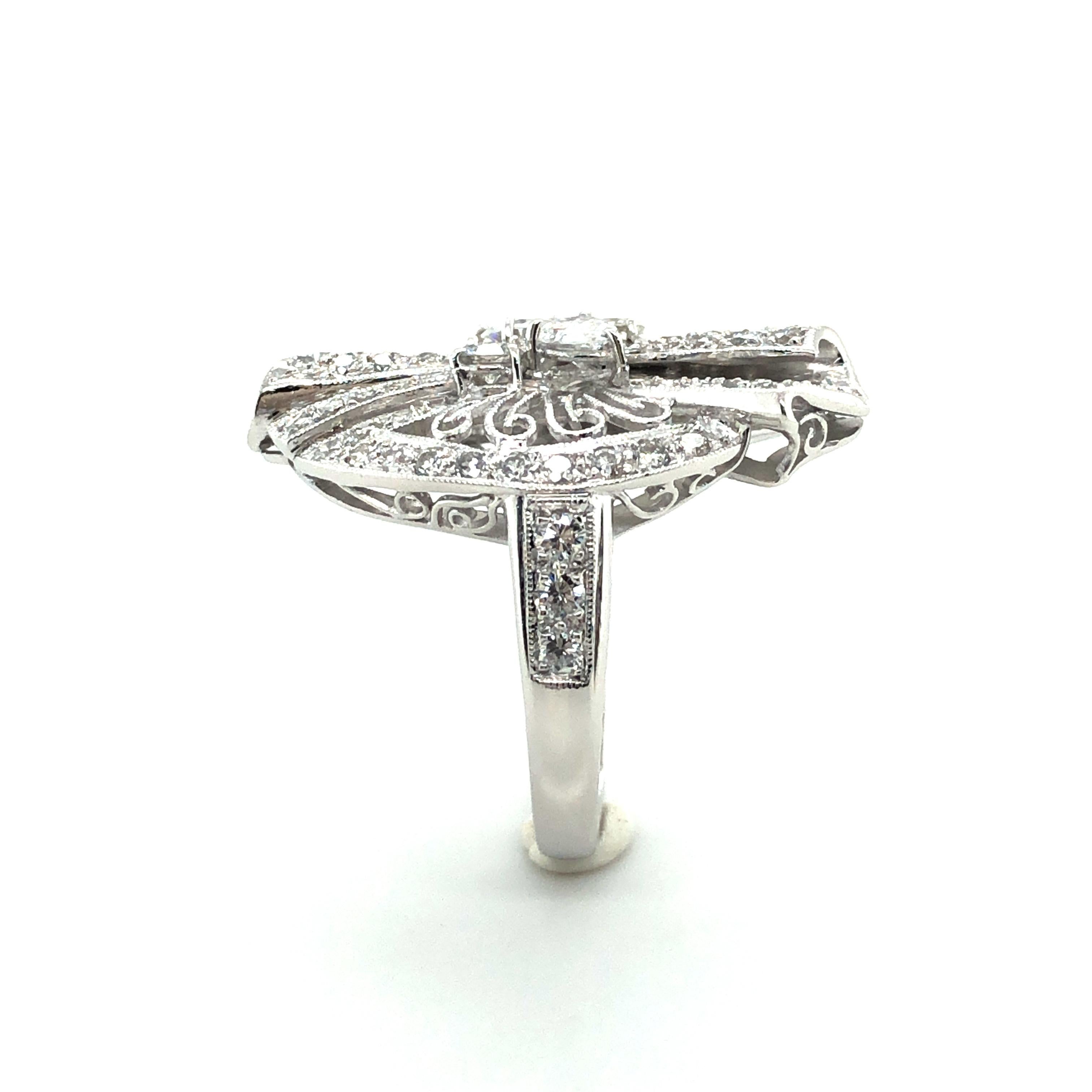 Garland-Style Diamond Ring in 18 Karat White Gold For Sale 2