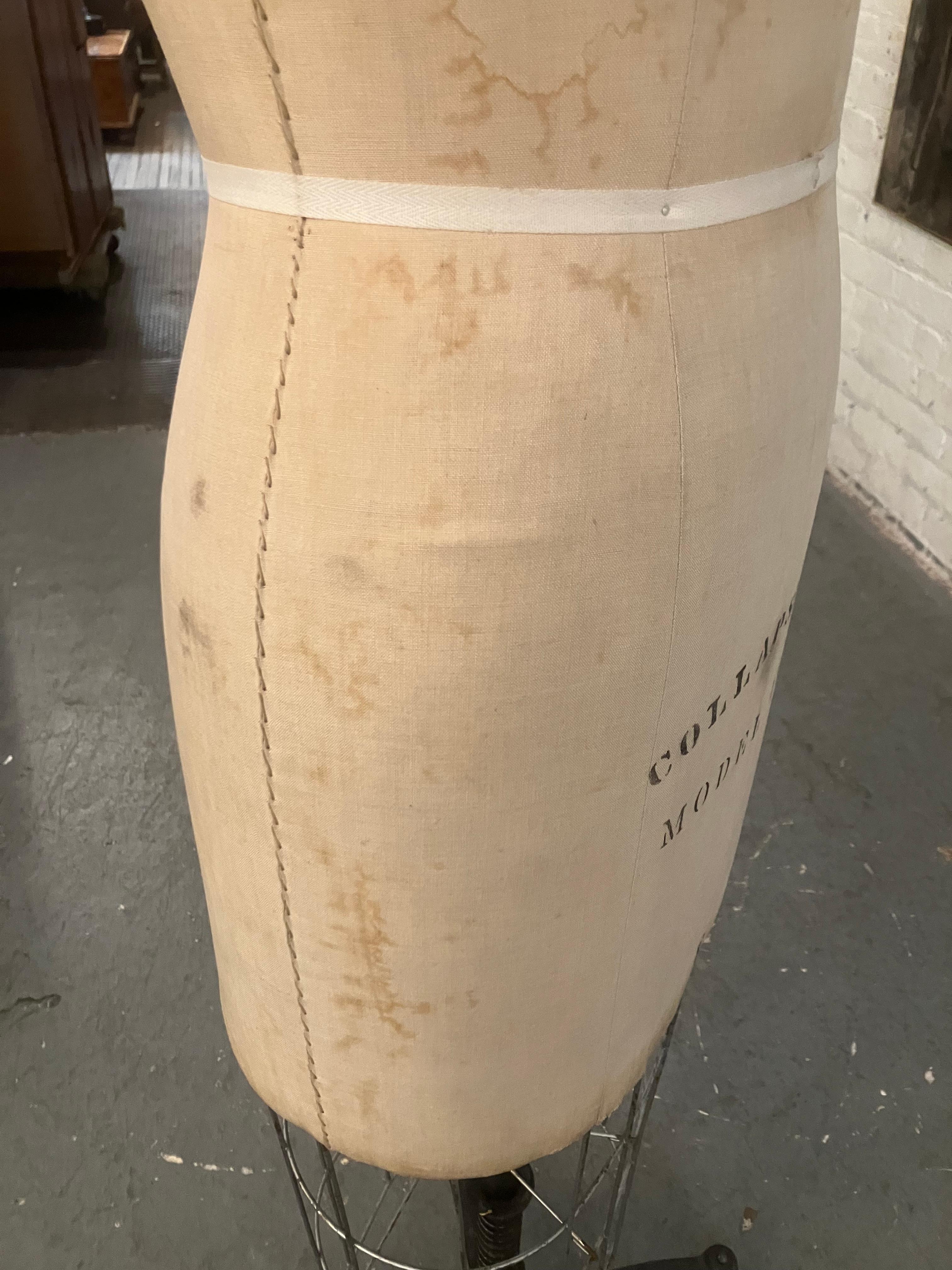 Forma per indumenti di Wolfe & Co. in vendita 4