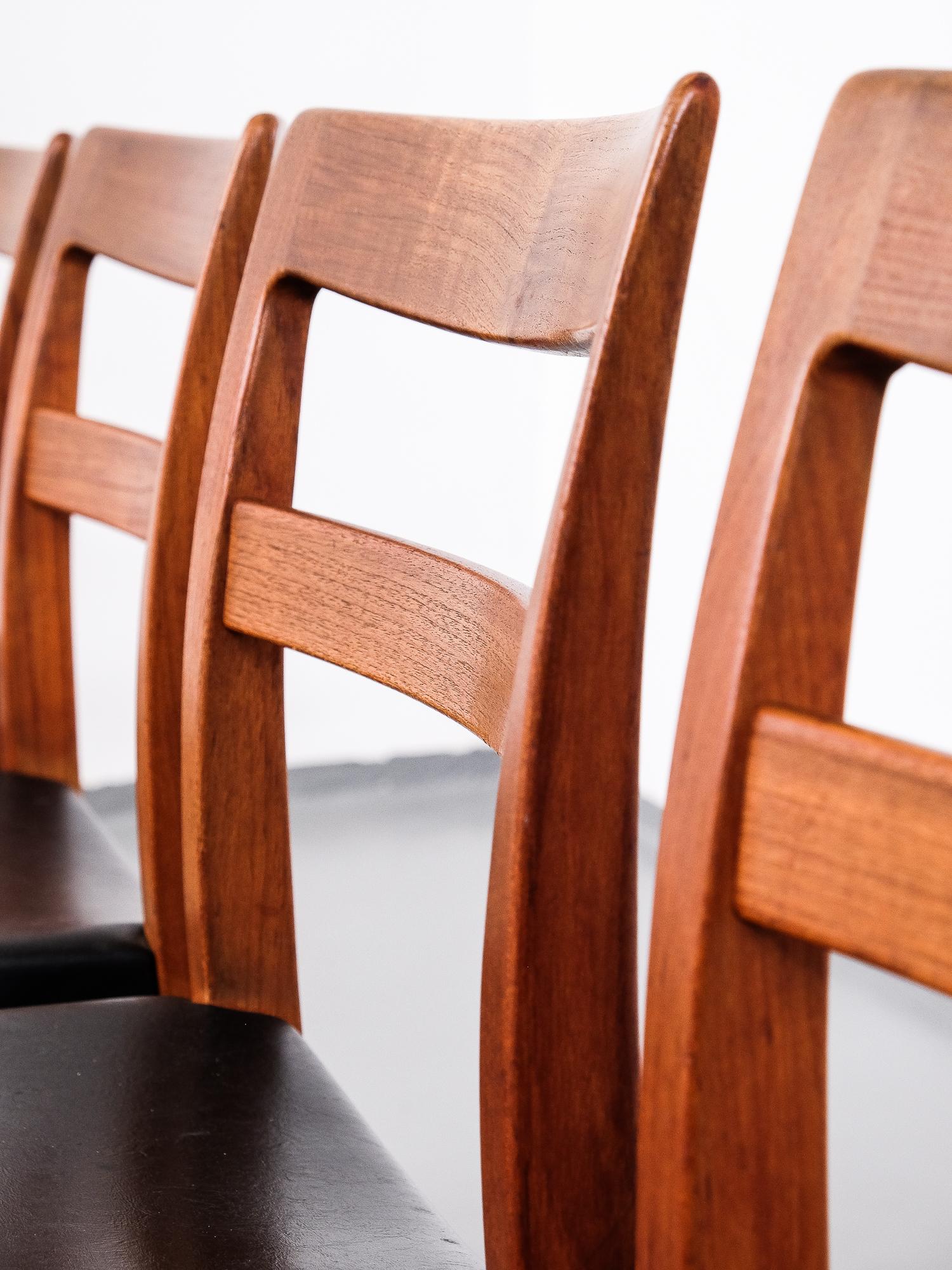 ”Garmi” Teak Dining Chairs by Nils Jonsson for Troeds, Set of 4 In Good Condition In Helsinki, FI