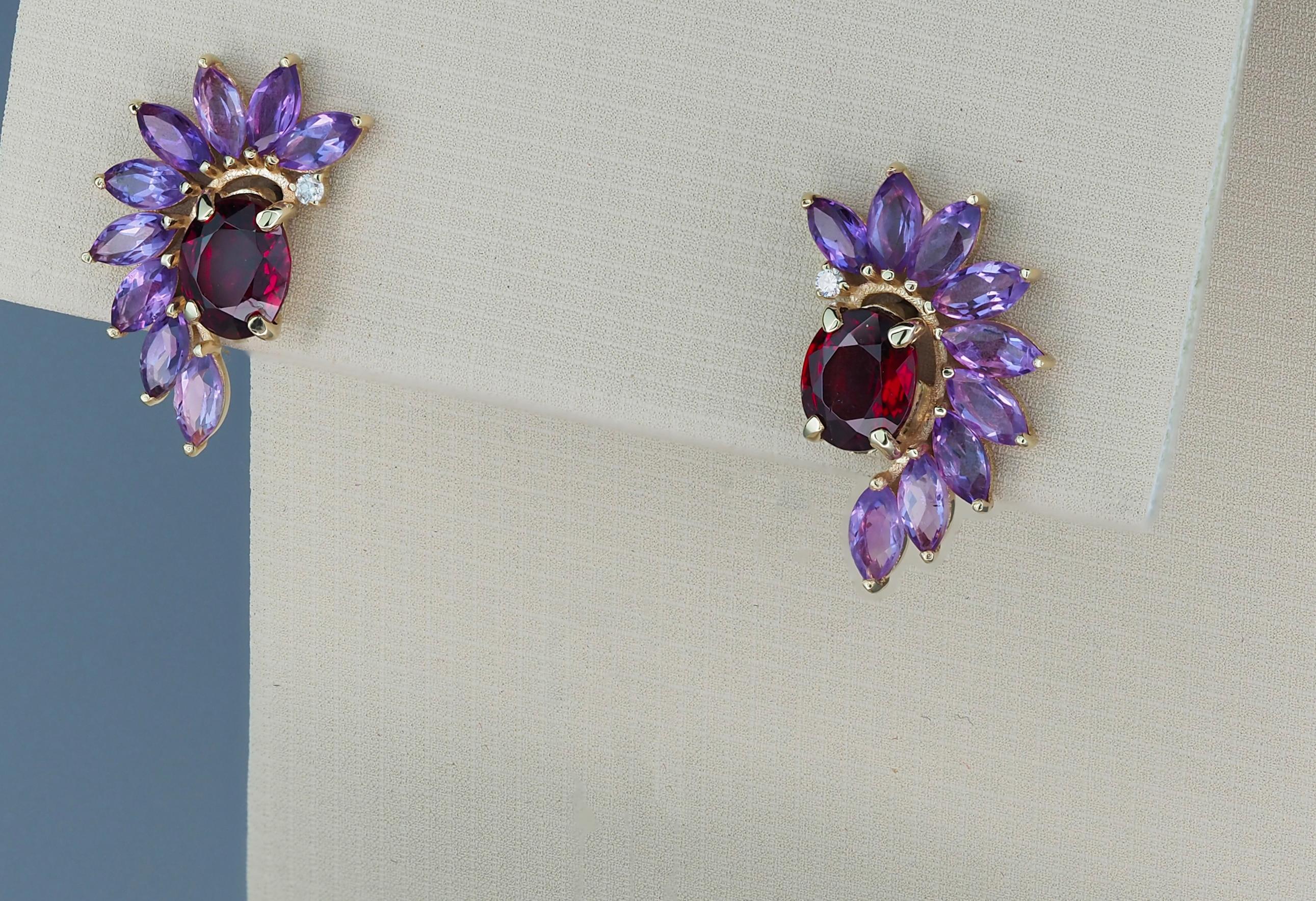 Women's or Men's Garnet 14k Gold Earrings Studs, Amethyst Earrings Studs in 14k Gold For Sale