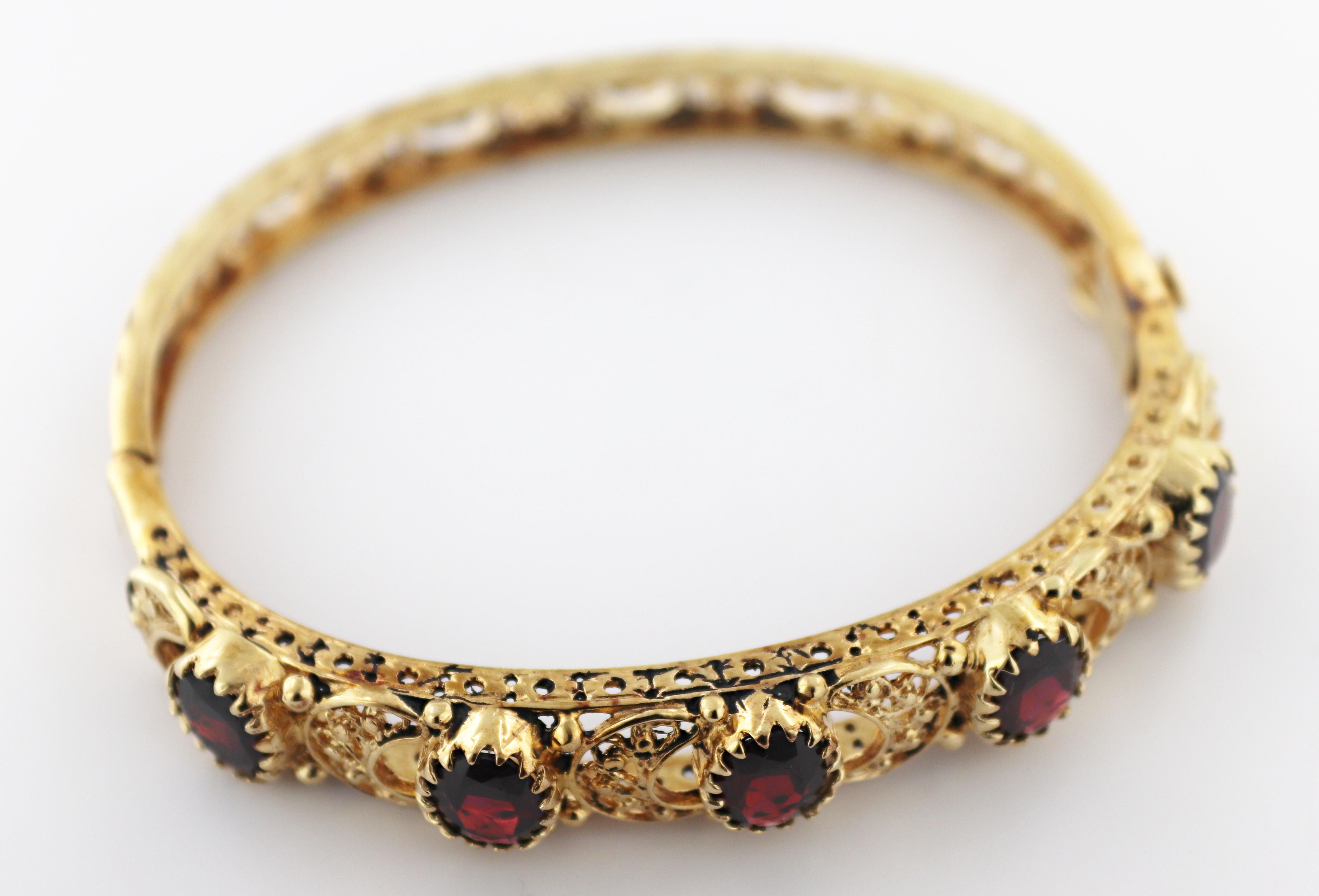Granat-Armband aus 14 Karat Gelbgold (Kunsthandwerker*in) im Angebot