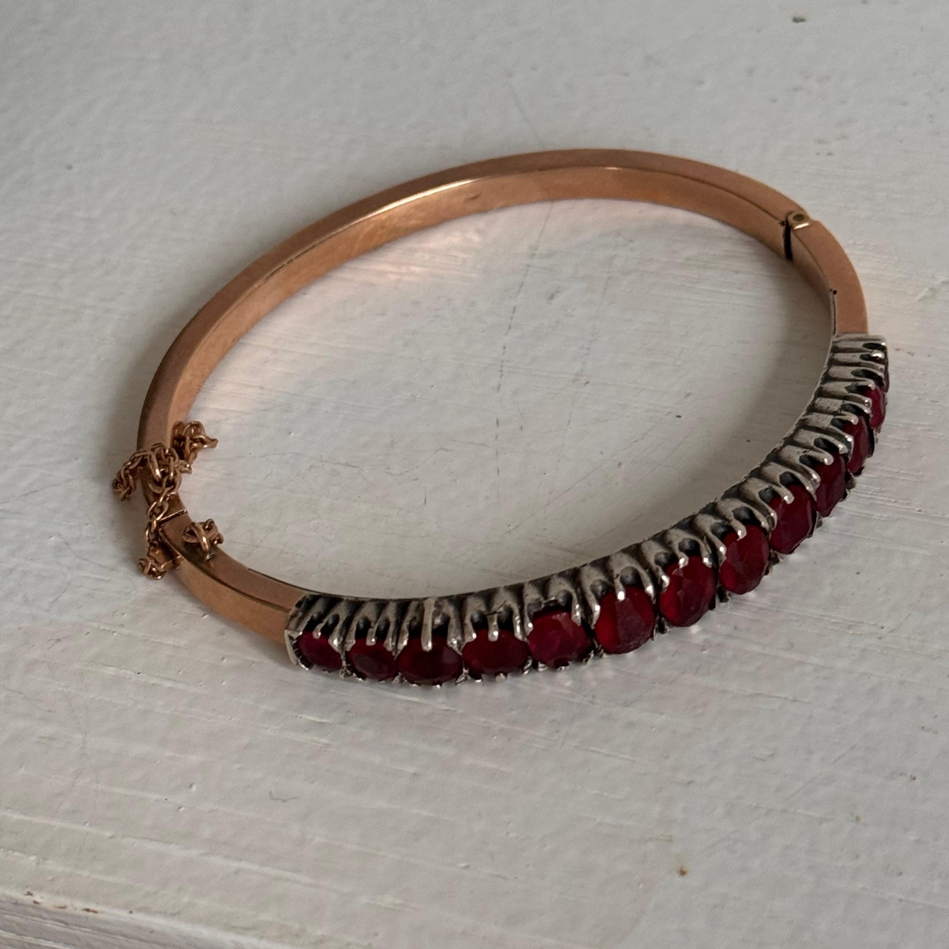 Women's Antique French Garnet, 14K Yellow Gold Silver Hinged Bangle Bracelet For Sale