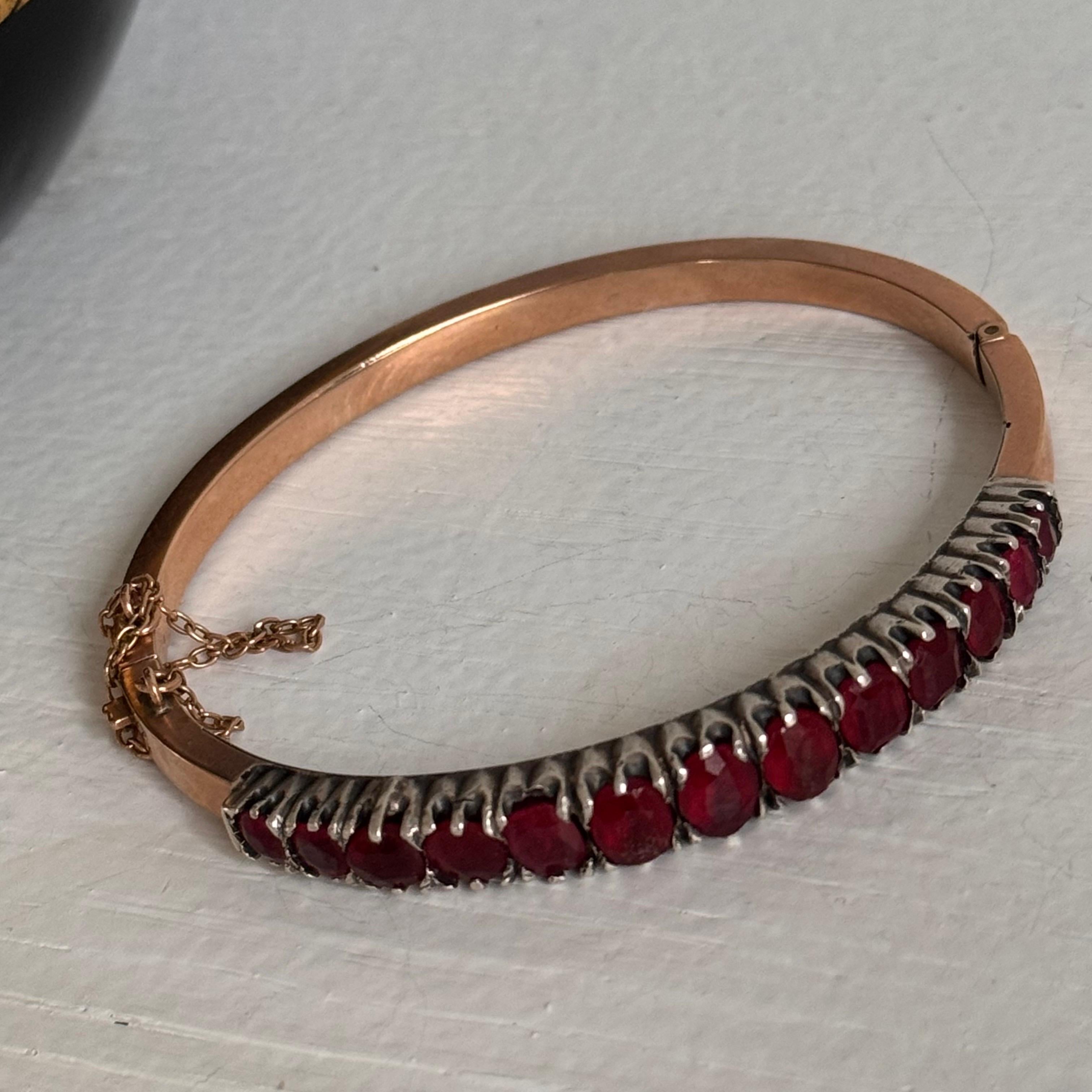 Antique French Garnet, 14K Yellow Gold Silver Hinged Bangle Bracelet For Sale 2