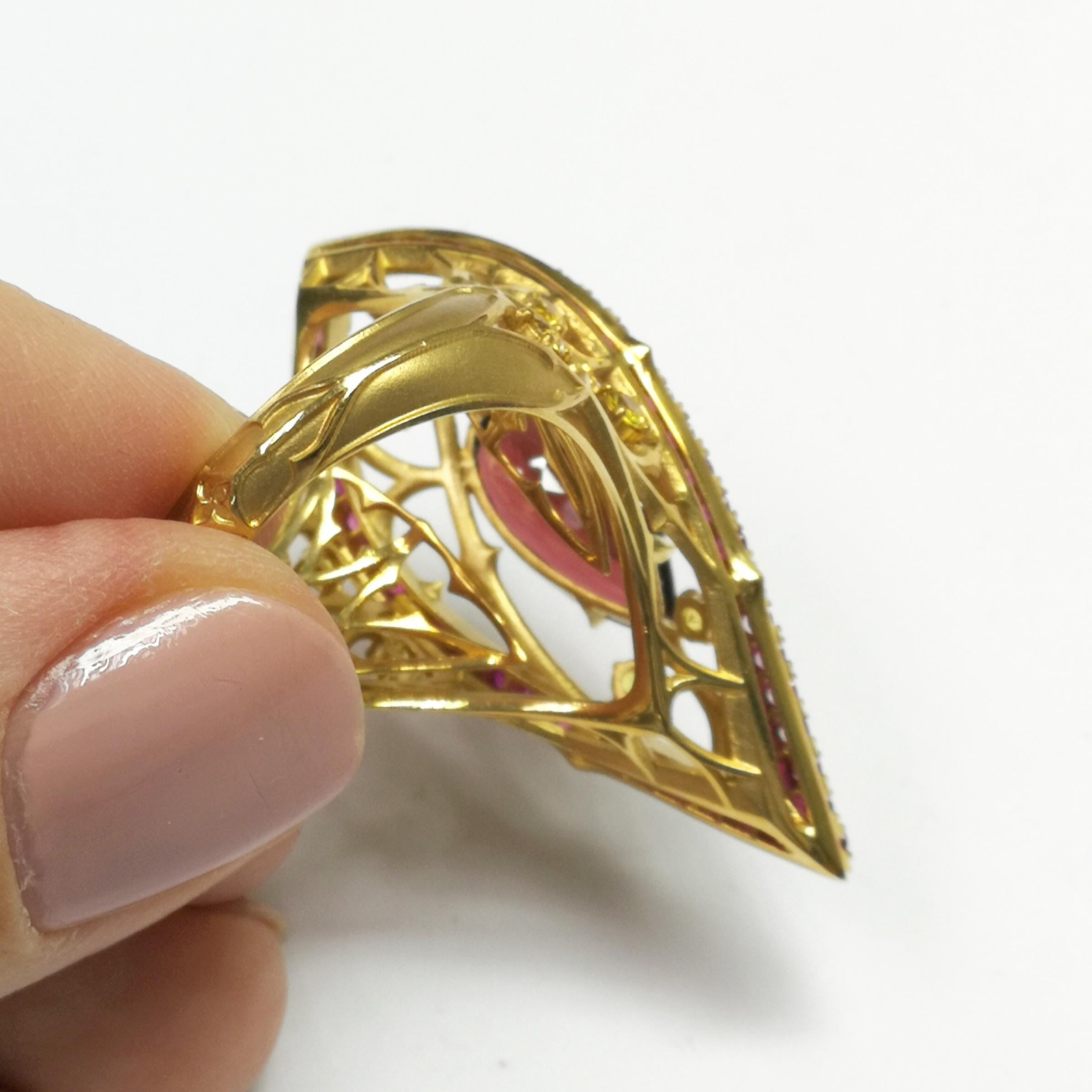 Pear Cut Garnet 4.38 Carat Ruby Sapphire 18 Karat Yellow Gold Gothic Ring For Sale