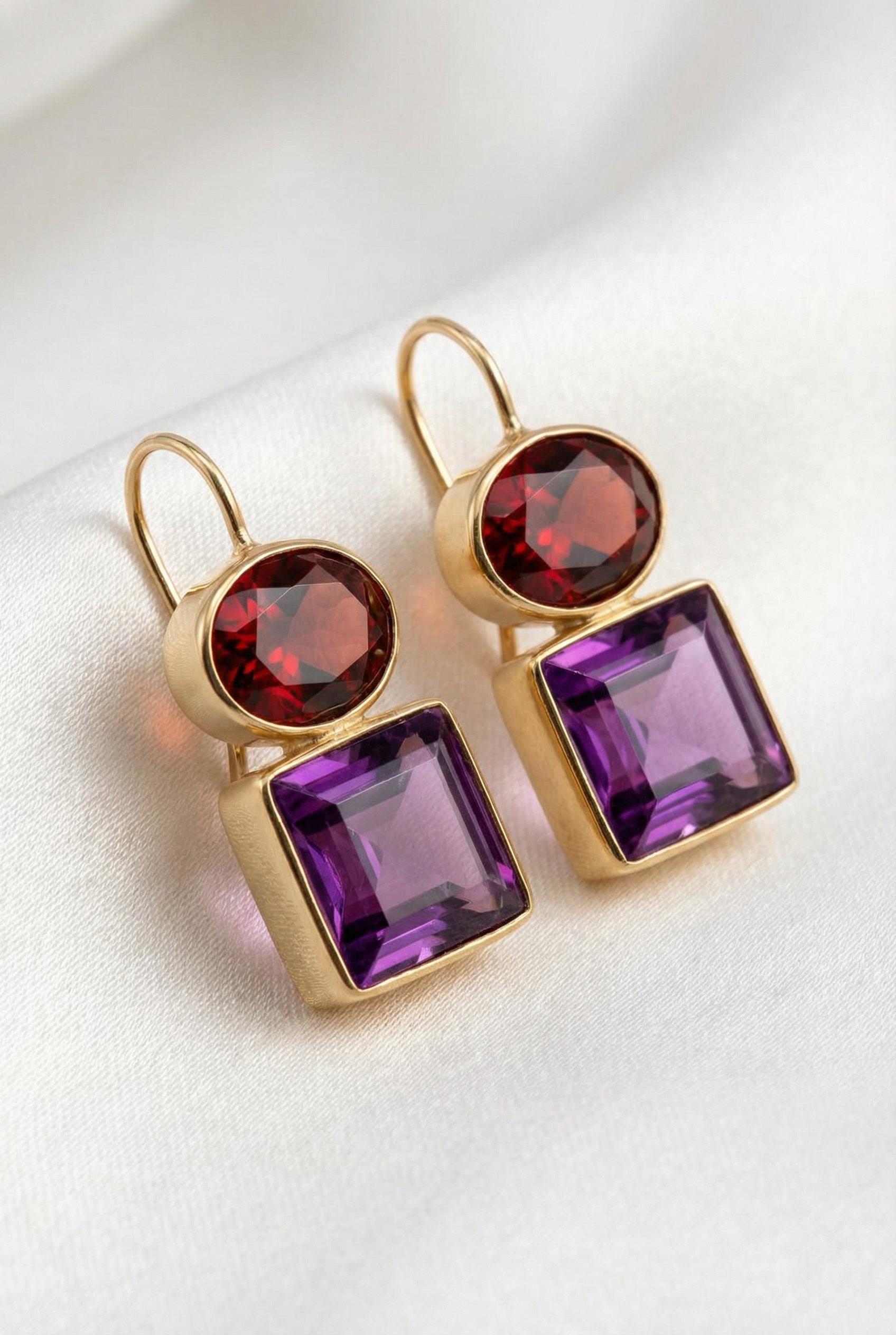 Taille princesse Boucles d'oreilles grenat et améthyste en or 14k en vente