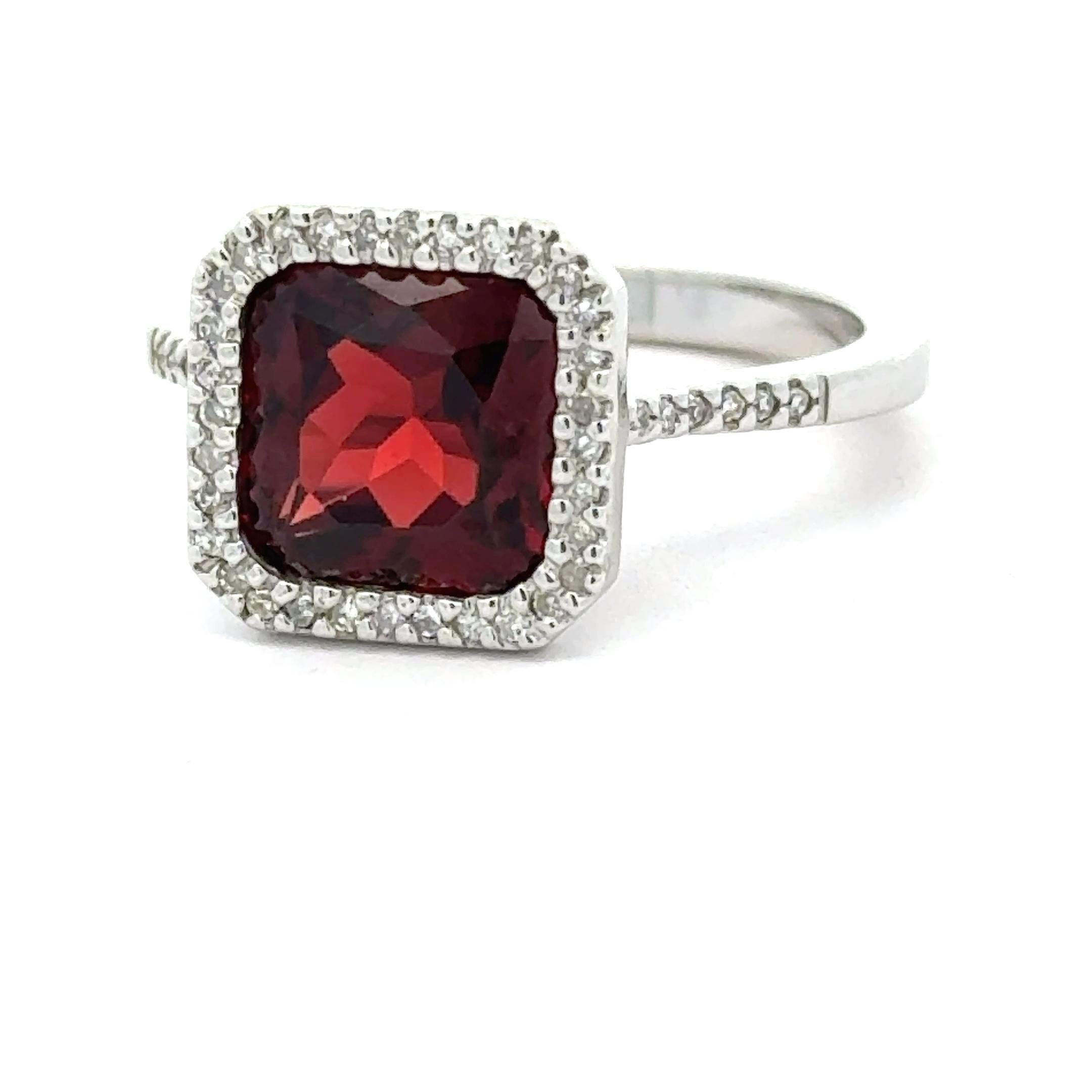 Granat und Diamant 14k Weißgold Statement Ring (Carréschliff) im Angebot