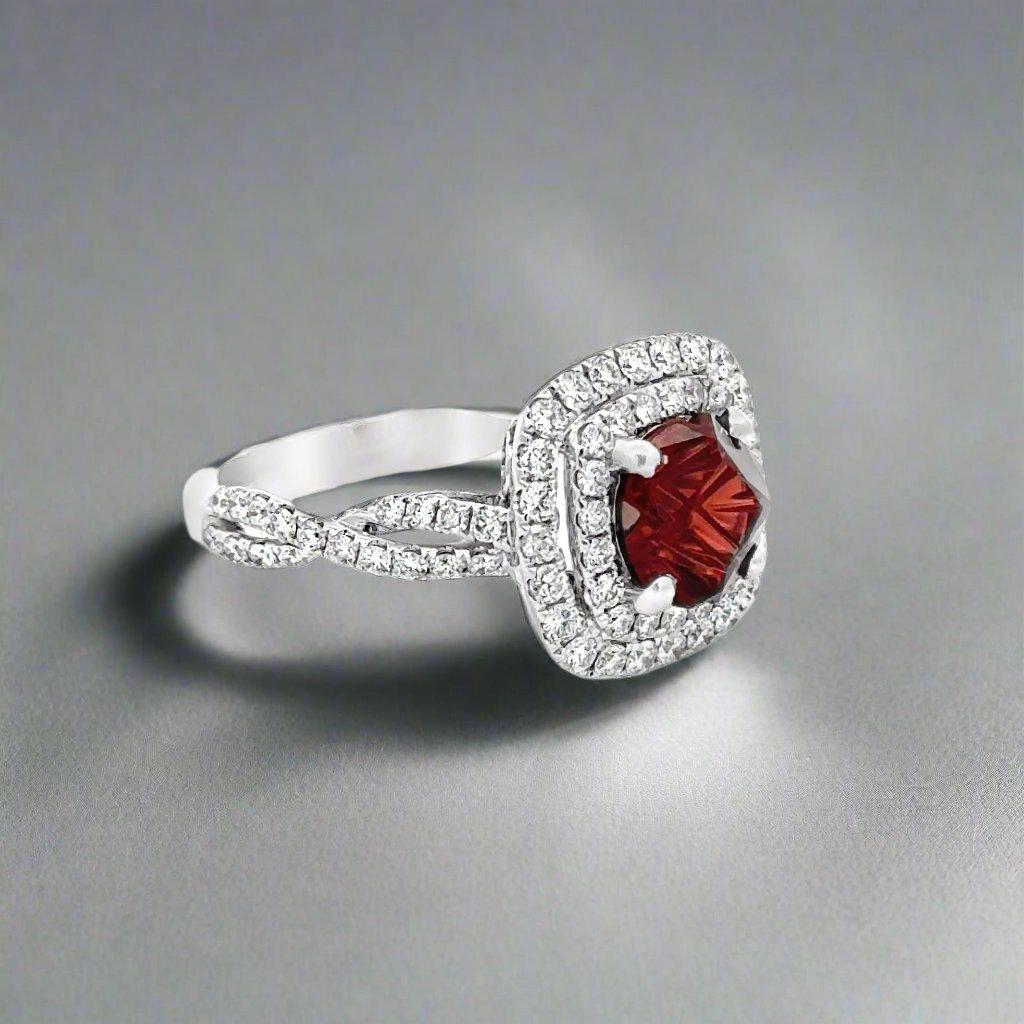 Taglio rotondo Garnet and Diamond 18K White Gold Estate Ring in vendita