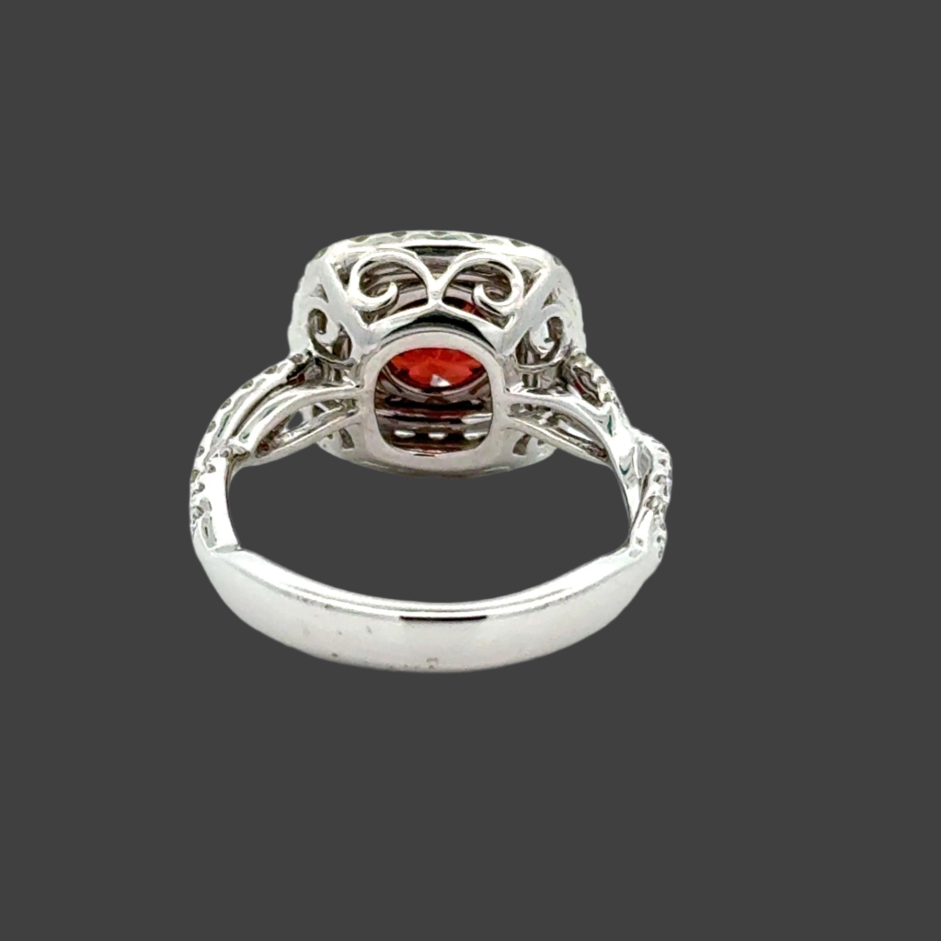 Garnet and Diamond 18K White Gold Estate Ring In condizioni buone in vendita a Derby, NY