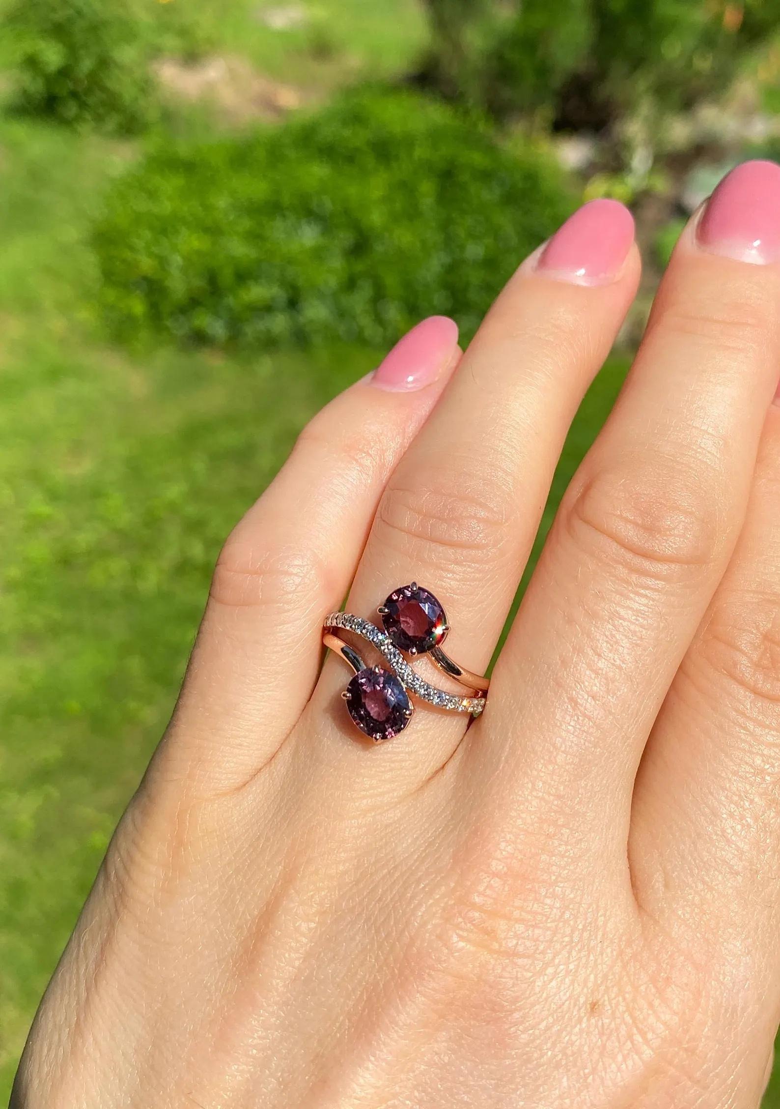 Bague en or rose 14 carats, grenat et diamant, taille 7US en vente 2