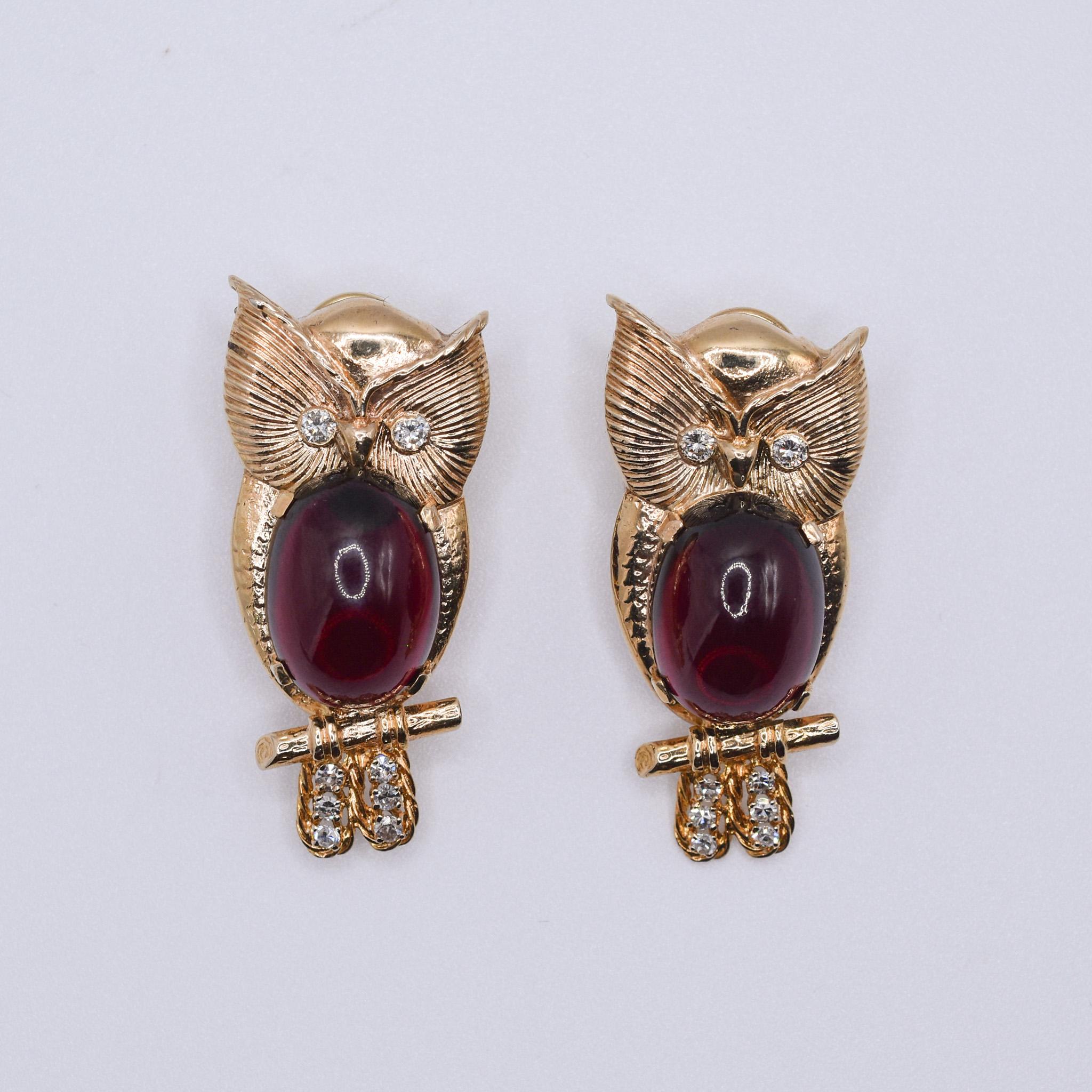Garnet and Diamond Owl Gold Earrings In Excellent Condition For Sale In New York, NY