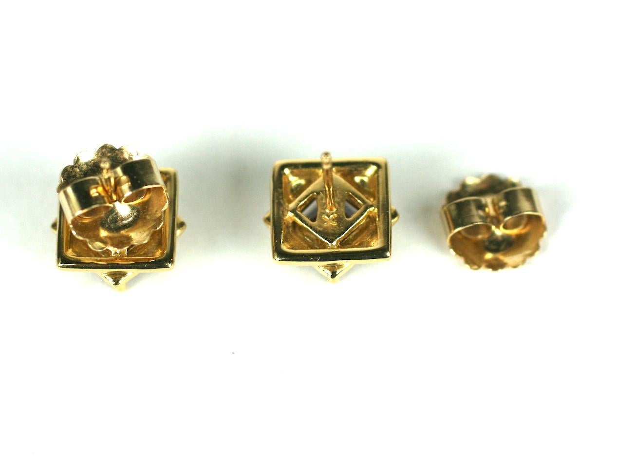 Garnet and Diamond Stud Earrings In Excellent Condition In New York, NY