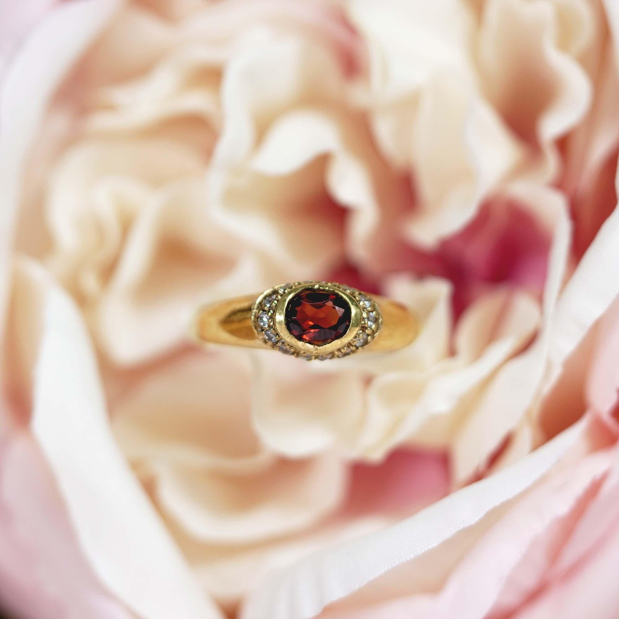 Garnet and Diamond Vintage Style  Ring in Solid 9K Yellow Gold For Sale 1
