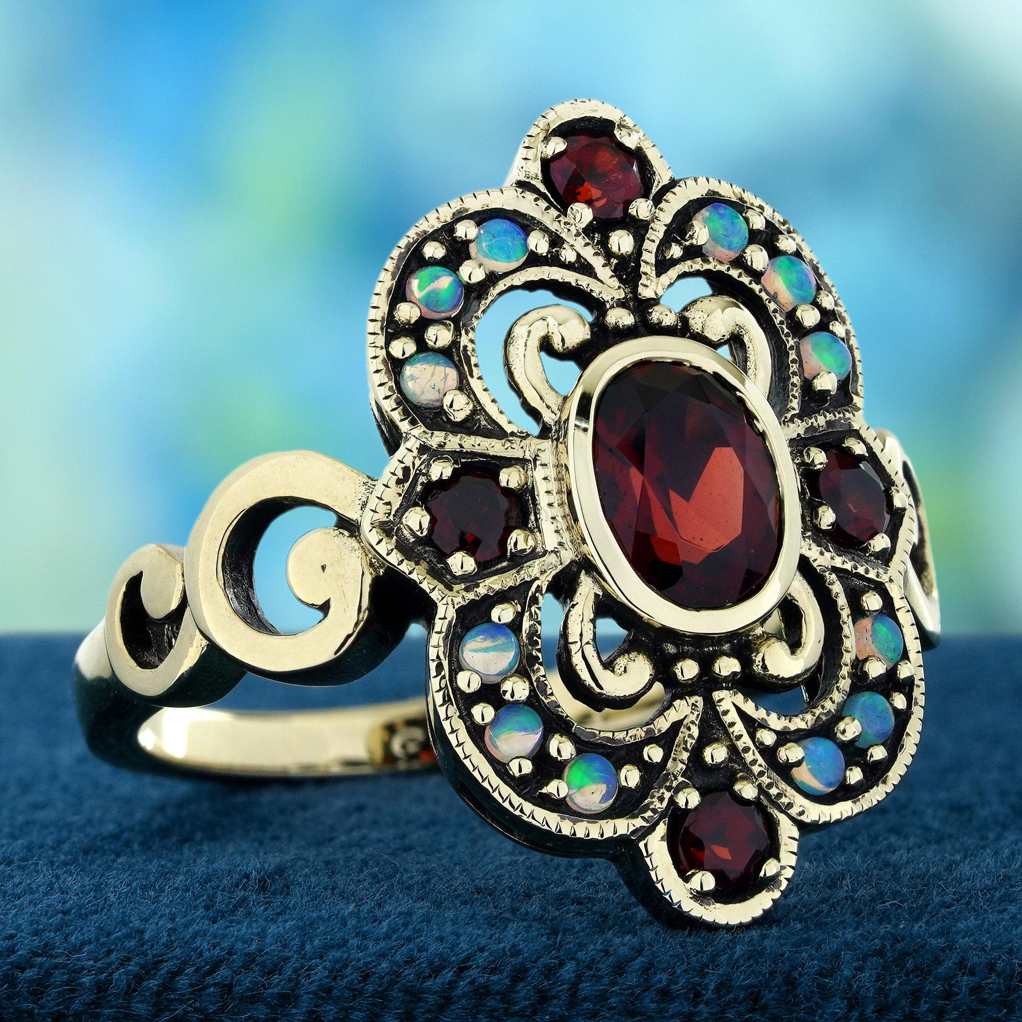Édouardien Bague cocktail de style vintage en or jaune 9K massif, grenat et opale en vente