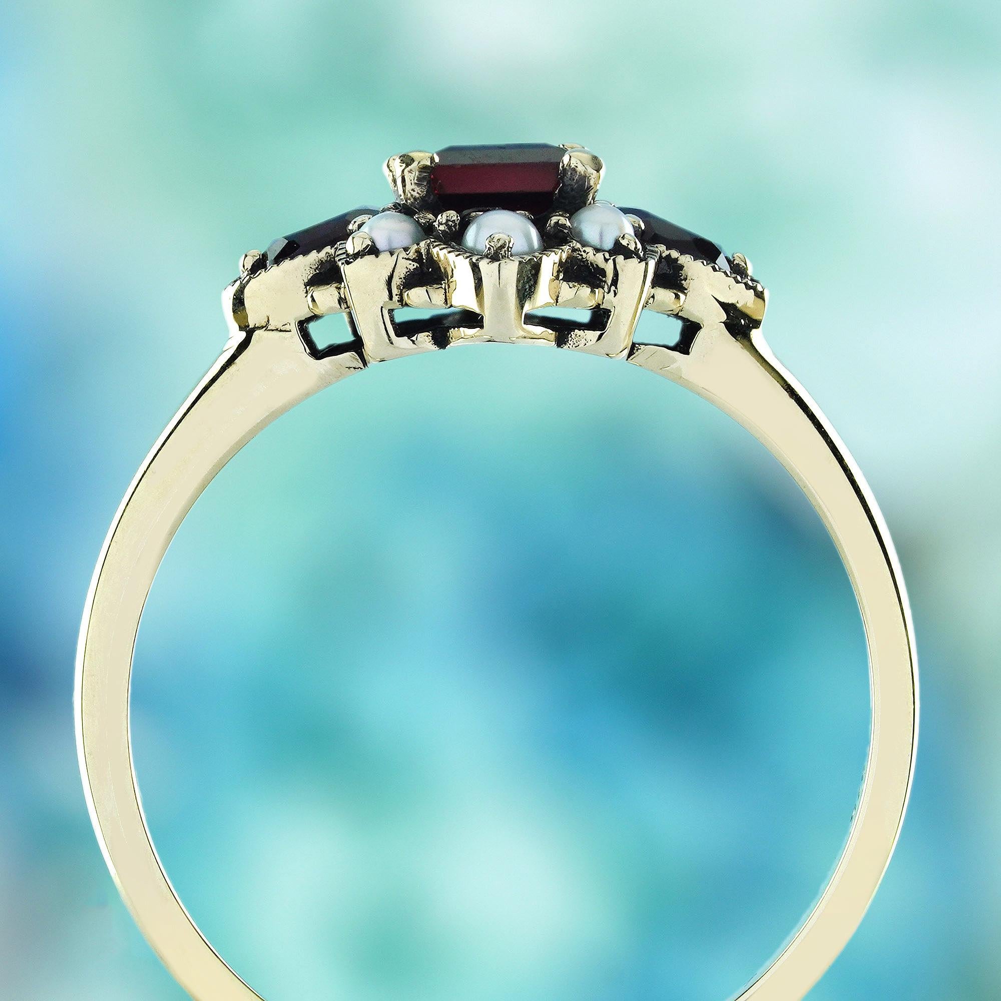 Granat und Perle Vintage Style Floral Ring in massivem 9K Gelbgold im Zustand „Neu“ im Angebot in Bangkok, TH
