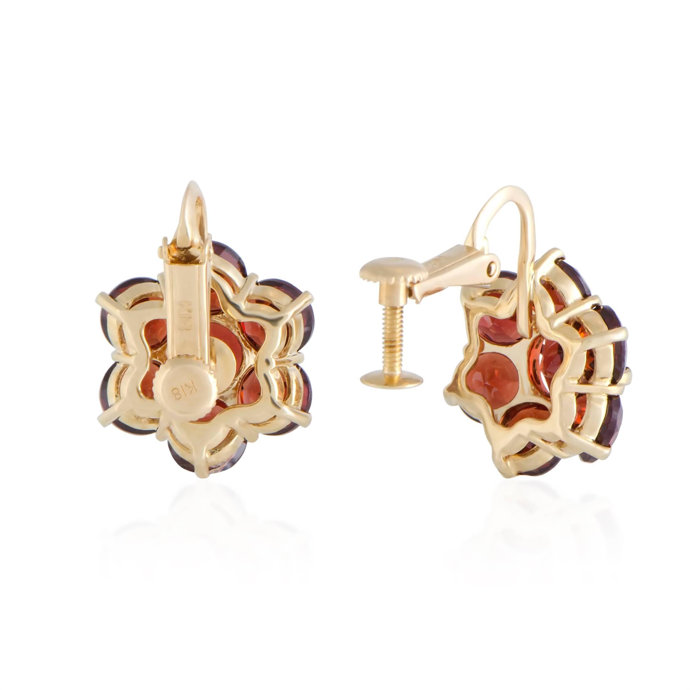 Garnet and Yellow Gold Screw Back Earrings In Excellent Condition In Southampton, PA