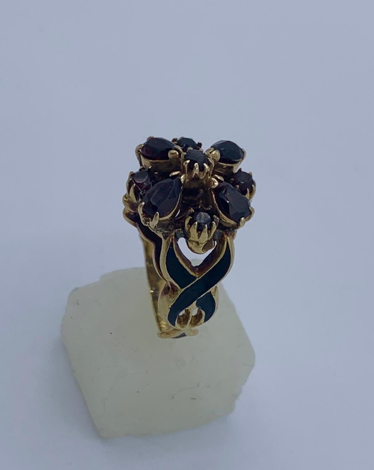Women's Garnet Black Enamel Ring 14 Karat Gold Antique Ring For Sale