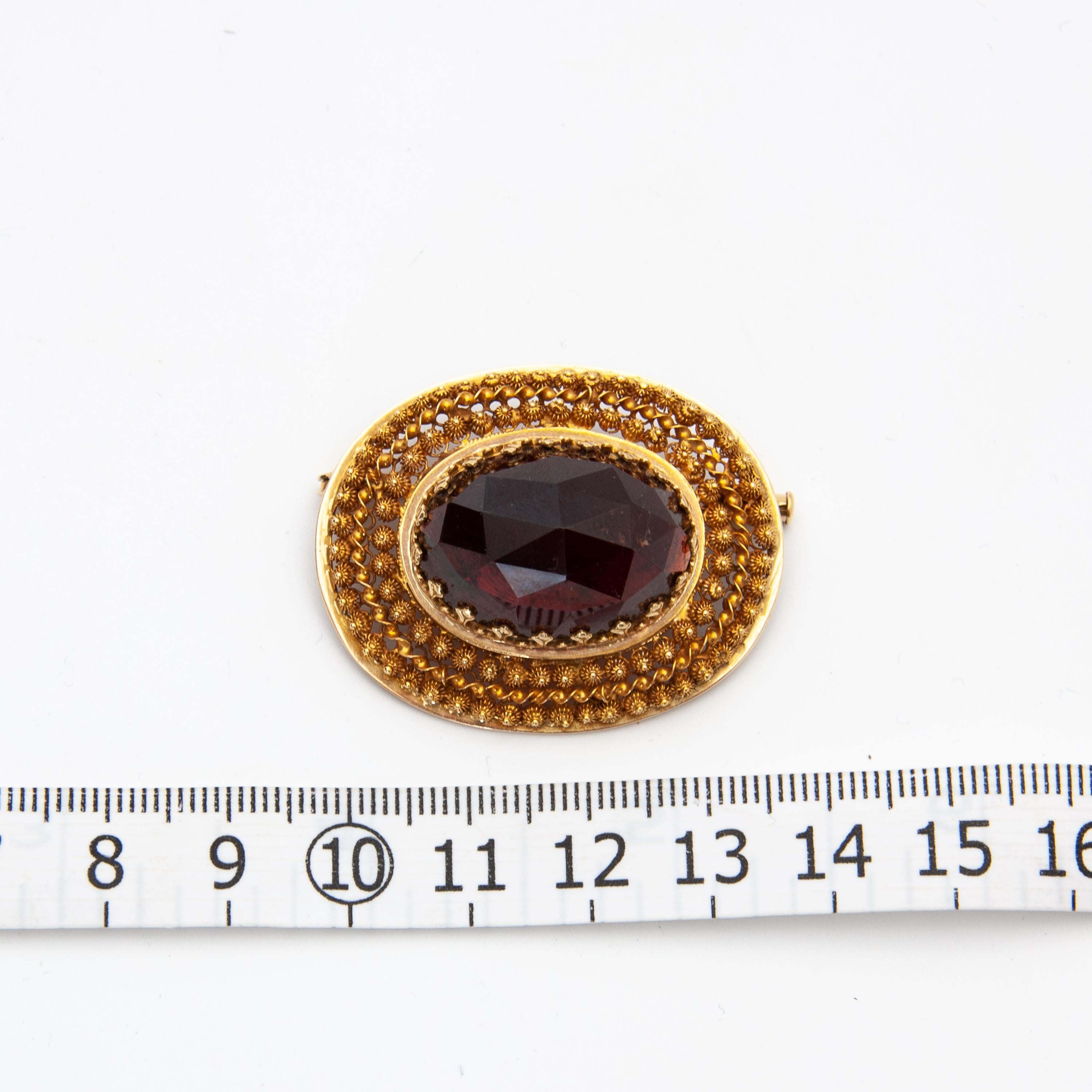 Victorian Garnet 14 Karat Gold Brooch, Netherlands 1890 3