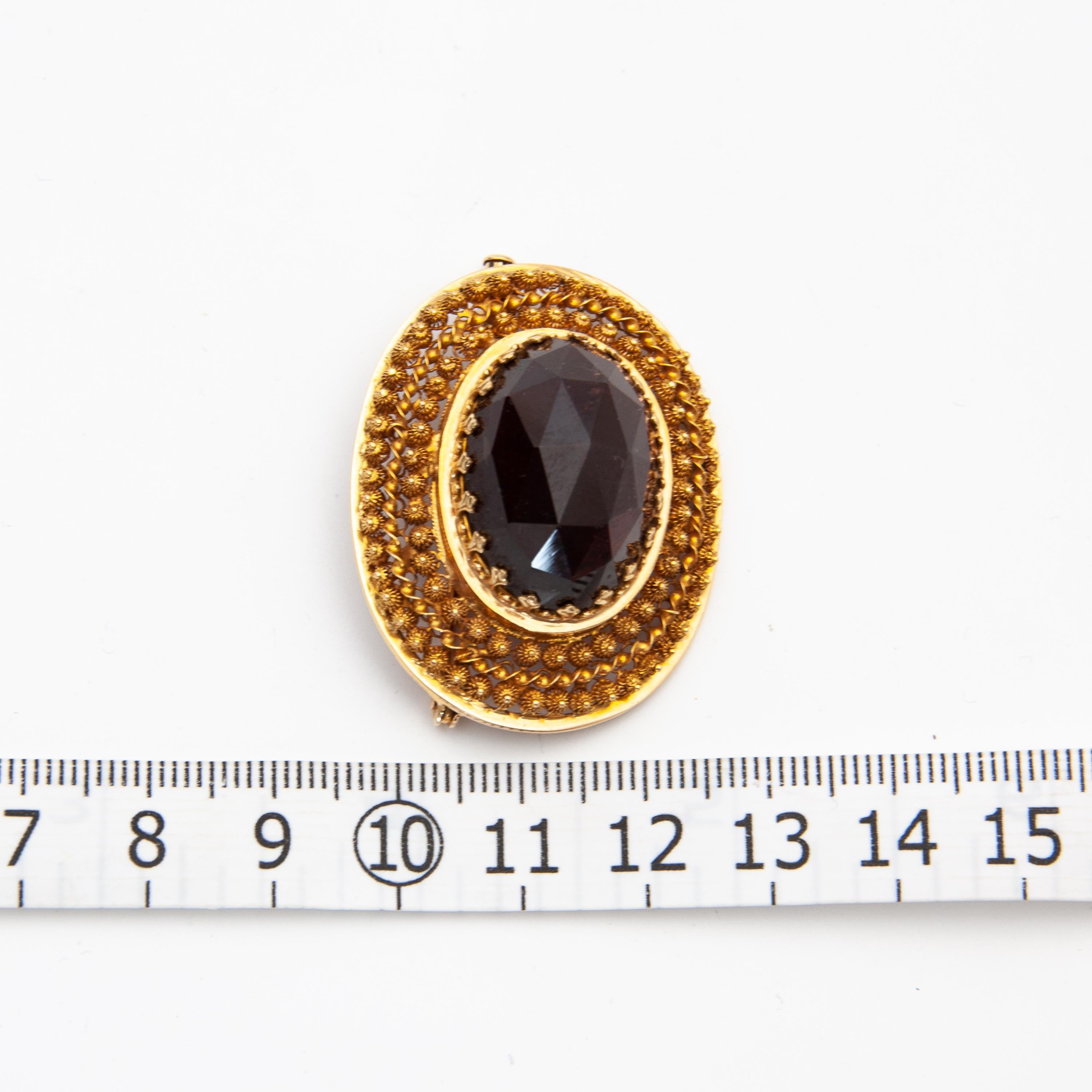 Victorian Garnet 14 Karat Gold Brooch, Netherlands 1890 4