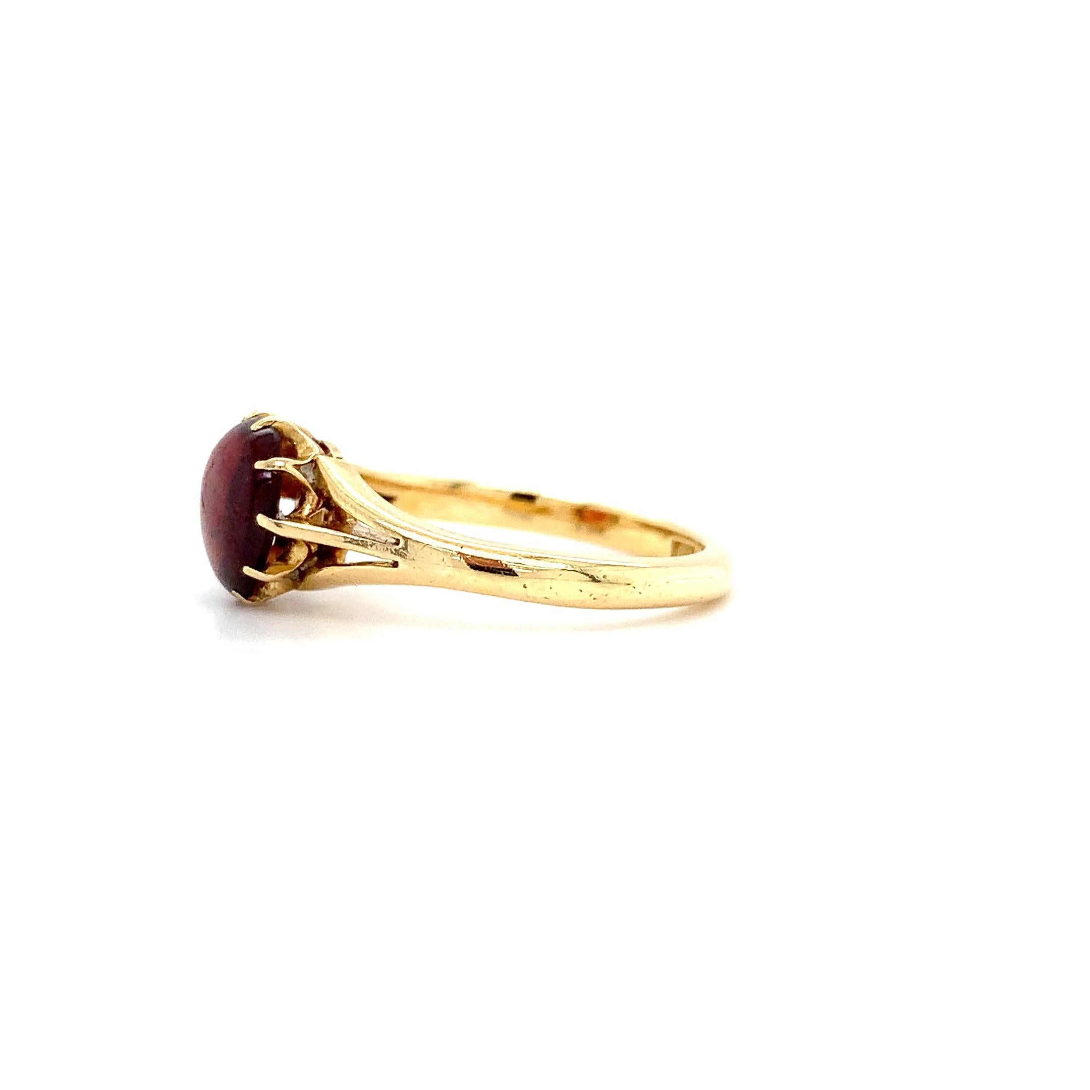 Garnet Cabochon Antique Solitaire Engagement Ring 18k Yellow Gold For Sale 1