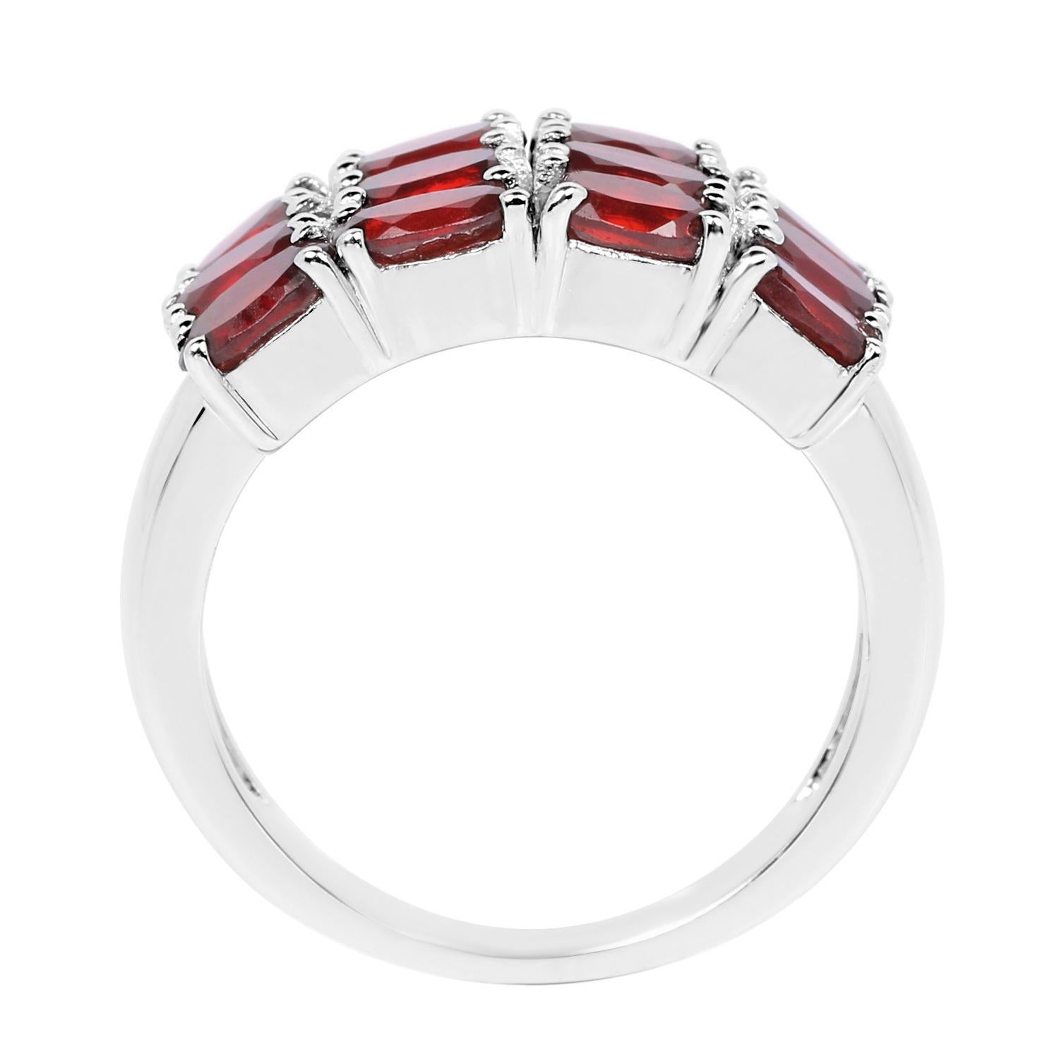 Garnet Cluster Ring 3.83 Carats Sterling Silver In Excellent Condition For Sale In Aliso Viejo, CA