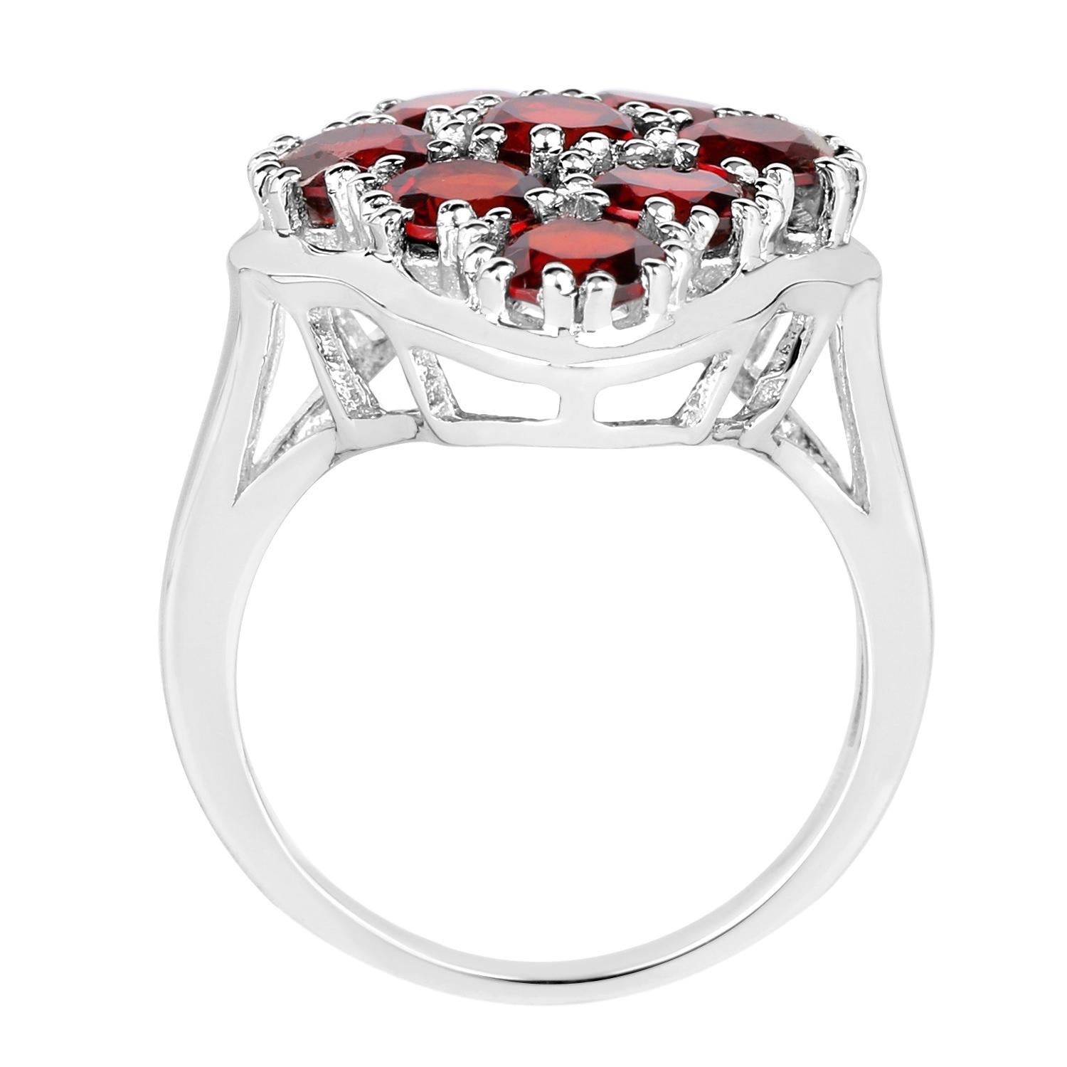 Granat Cluster Ring 5.21 Karat Sterling Silber im Zustand „Hervorragend“ im Angebot in Aliso Viejo, CA