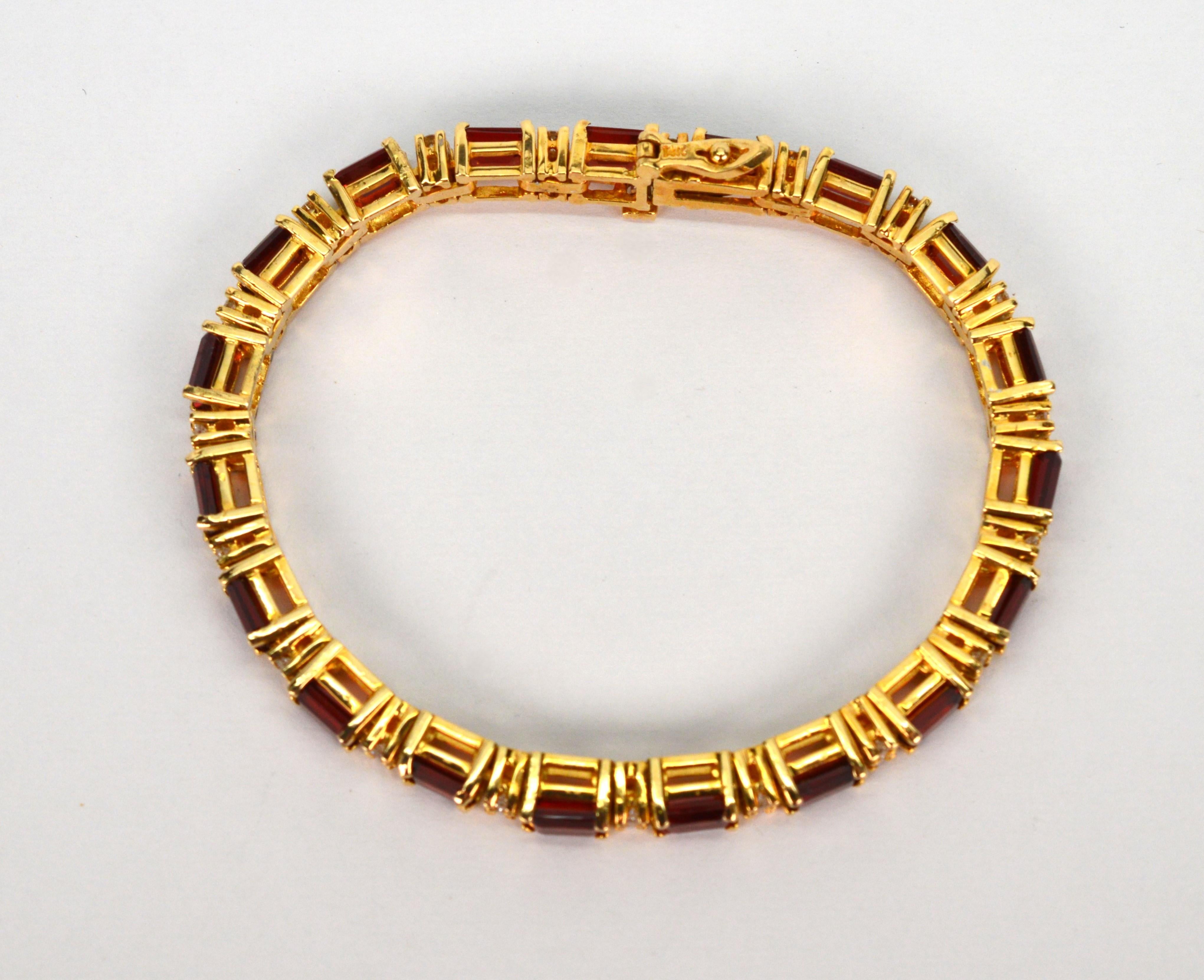 Bracciale tennis in oro giallo 14 carati con diamante e granato in vendita 2