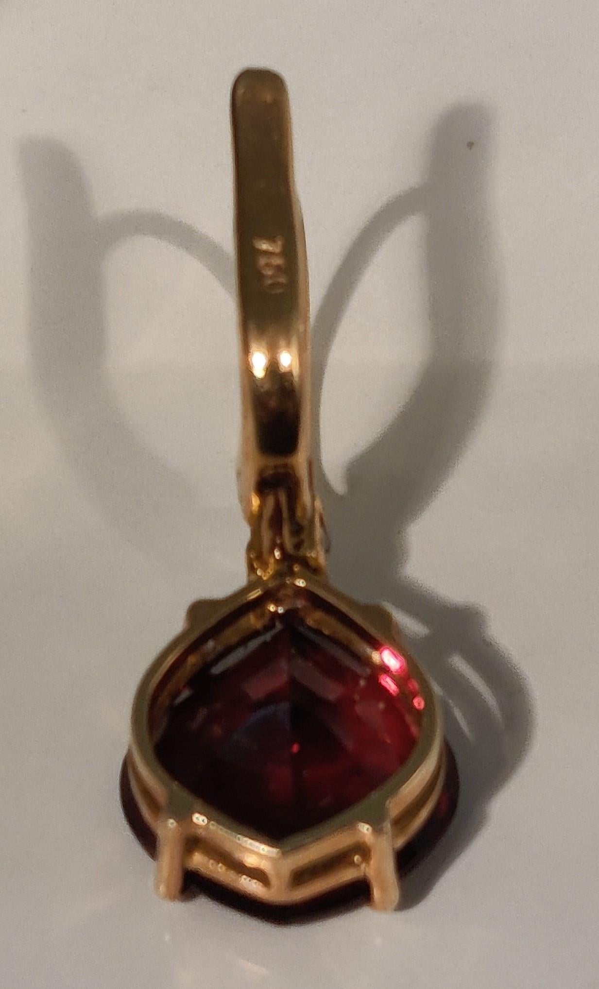 Garnet Diamond Earrings 18 K hanger For Sale 3