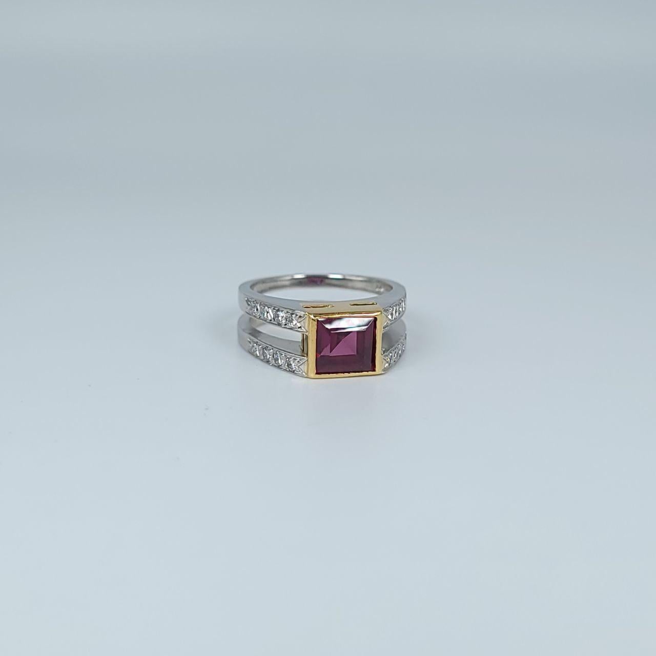 Garnet Diamond Ring Cocktail Modern Minimalist Ring Platinum and 18kt Gold In New Condition For Sale In Jupiter, FL