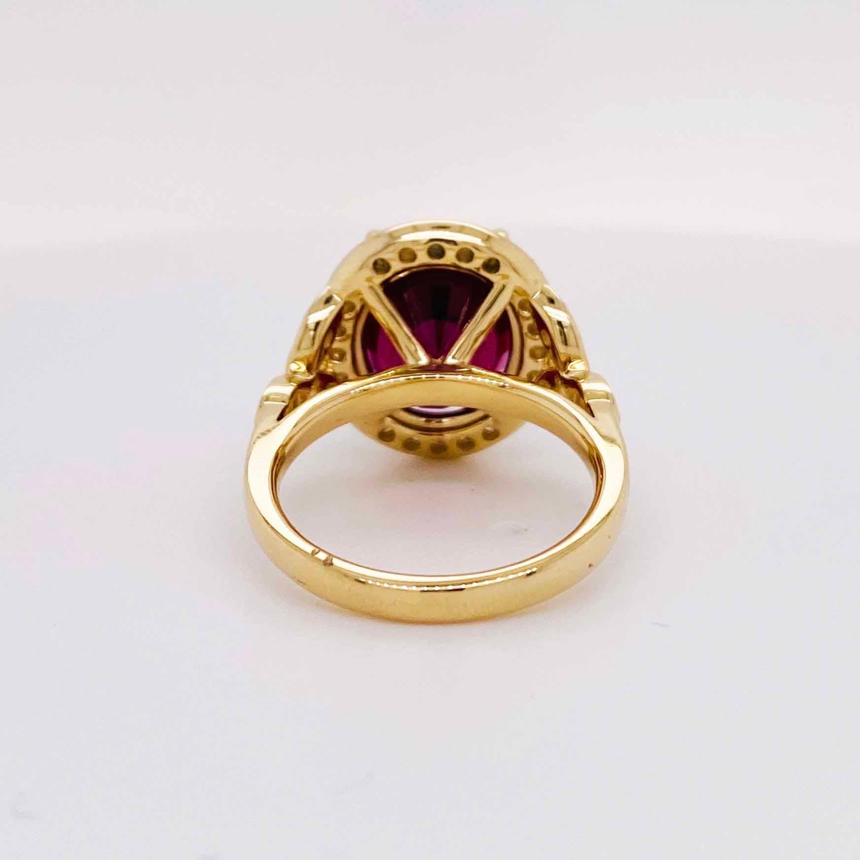 Im Angebot: Granat-Diamant-Ring, Gelbgold, einzigartiger 9,37 Karat Granat und Diamant-Halo () 3