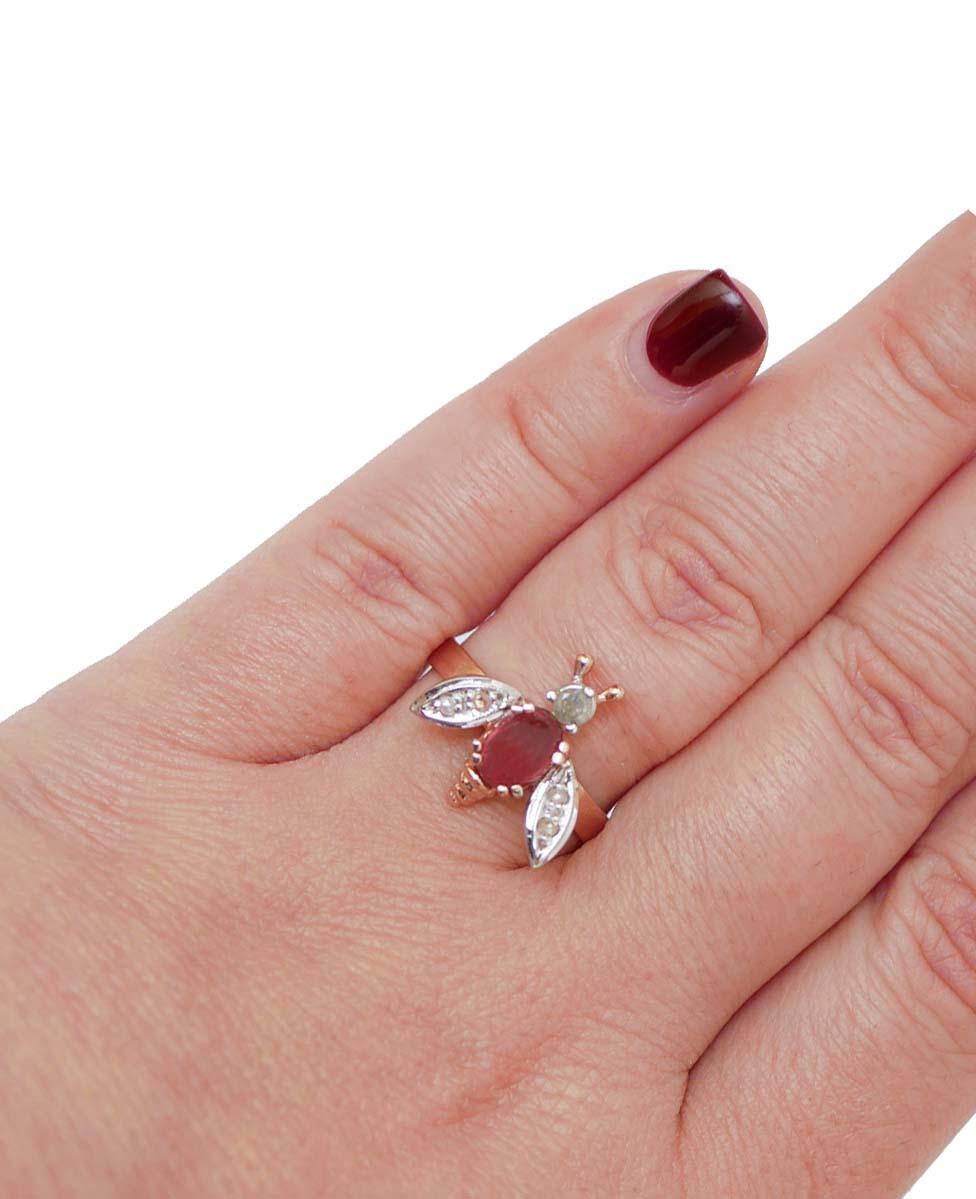 Garnet, Diamonds, Rose Gold and Silver Fly Ring In Good Condition For Sale In Marcianise, Marcianise (CE)
