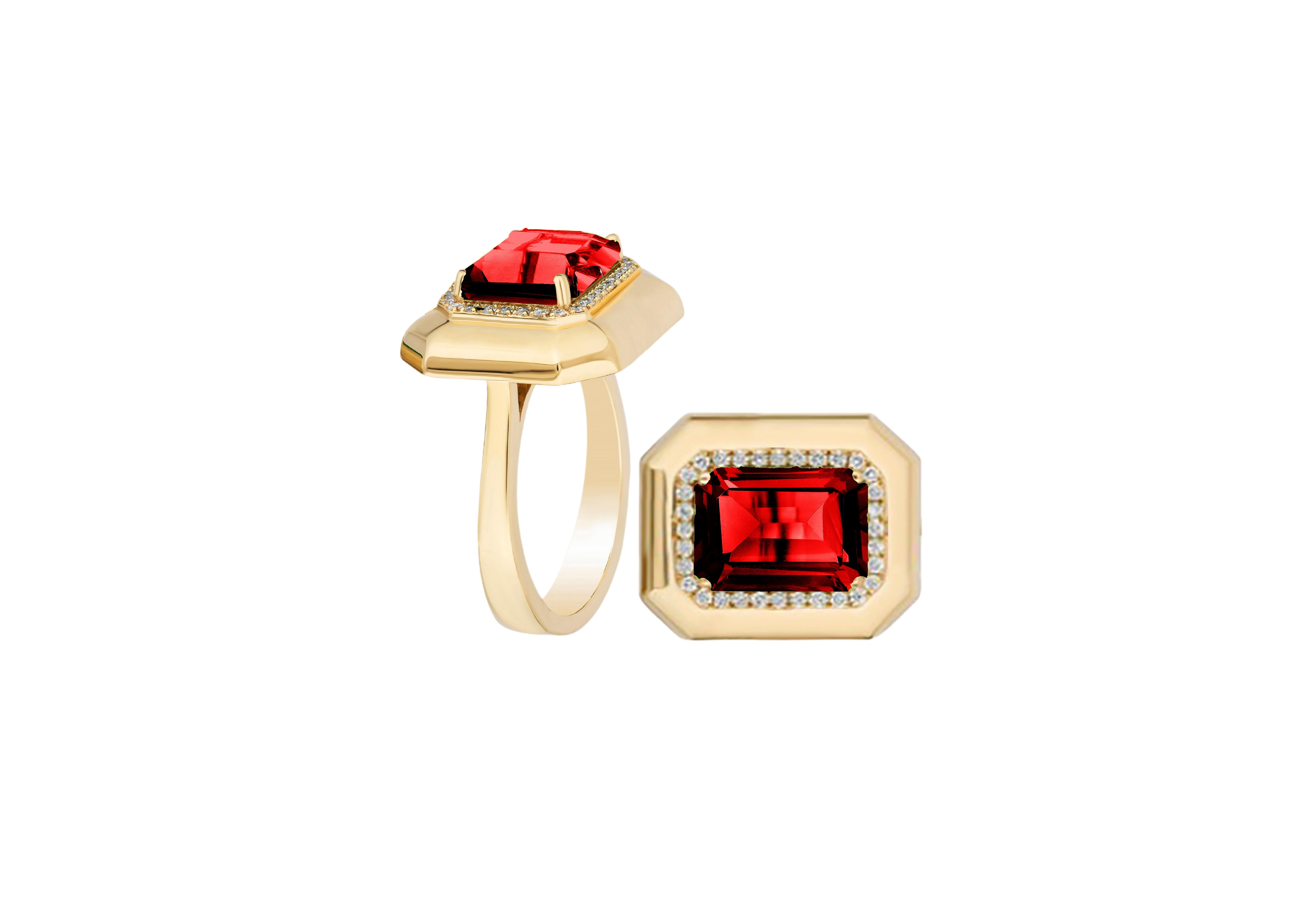 For Sale:  Garnet Emerald  Cut Ring With Diamonds In 18K Yellow Gold 3