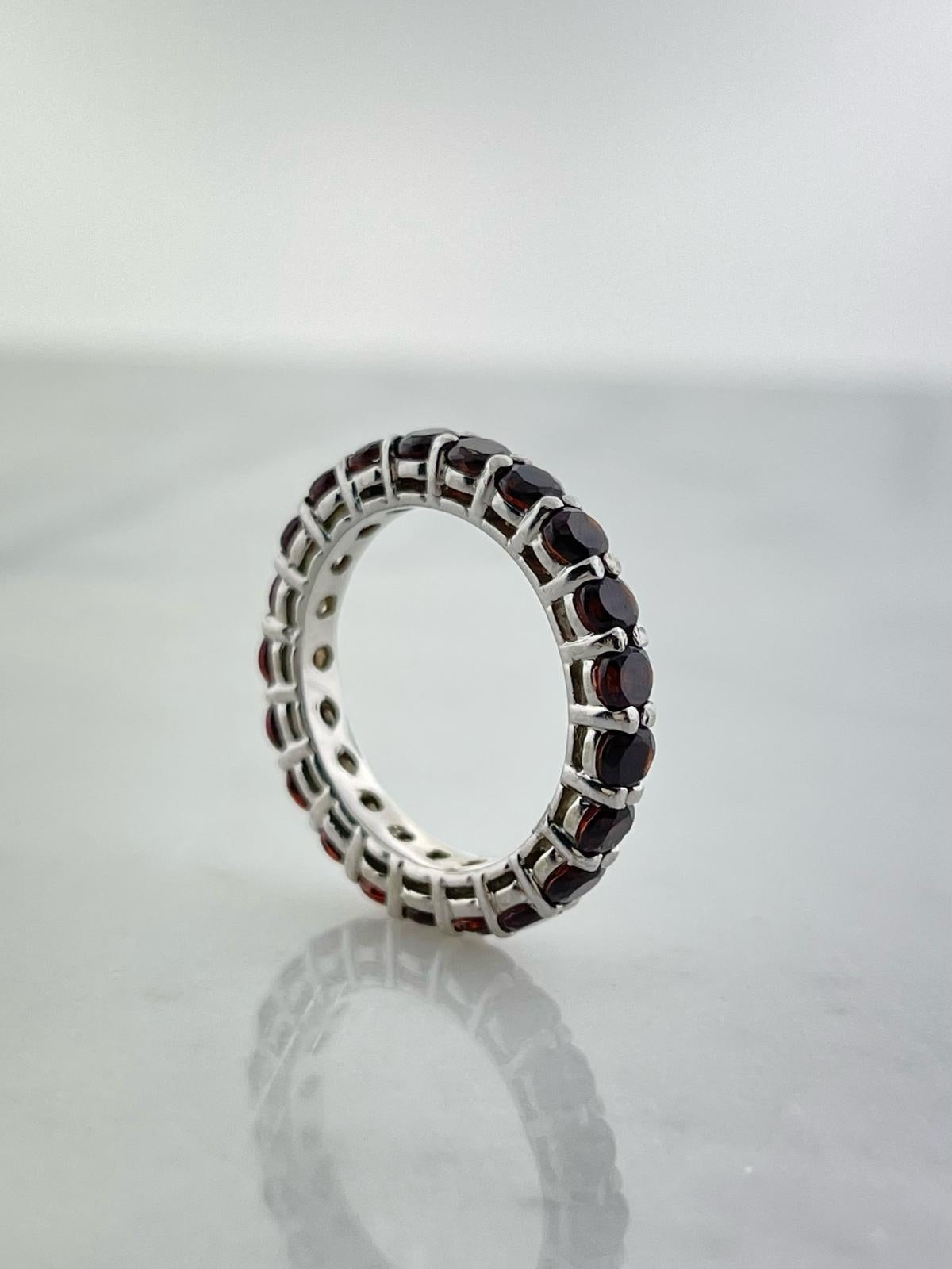 Garnet Eternity Band In New Condition For Sale In Los Angeles, CA