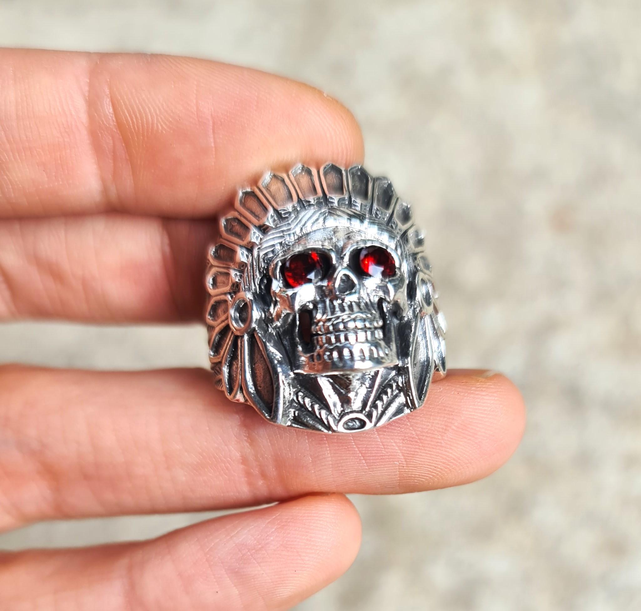 Garnet Eyes American Indian Skull Tribal Chief Warrior Ring Sterling Silver 925 For Sale 2
