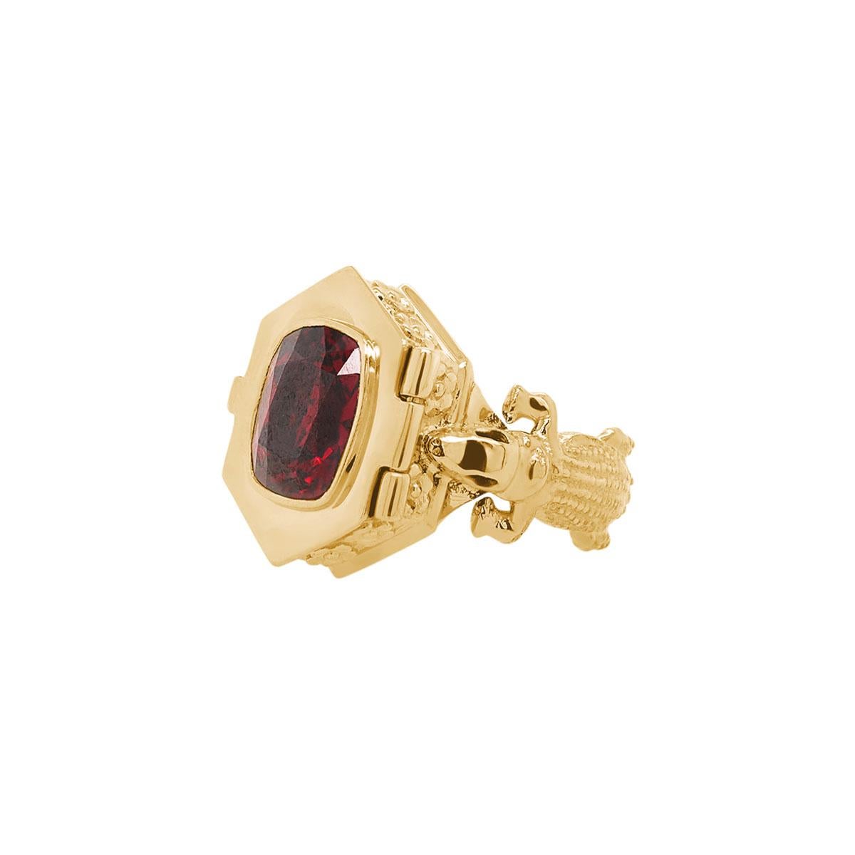 Garnet Funeral Ring 9.8gms Solid 14k Yellow Gold 4.32ctw Garnet In New Condition For Sale In New Orleans, LA