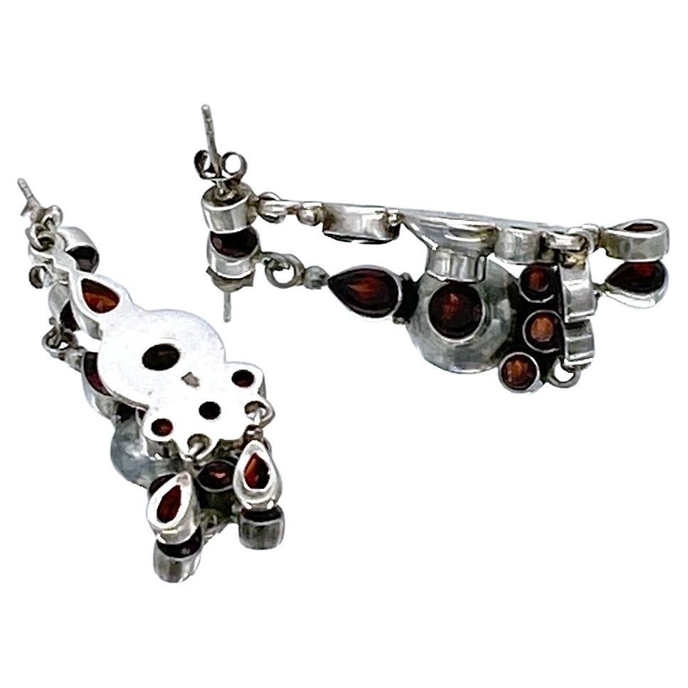 Orecchini a pendente in granato e argento sterling in vendita 2