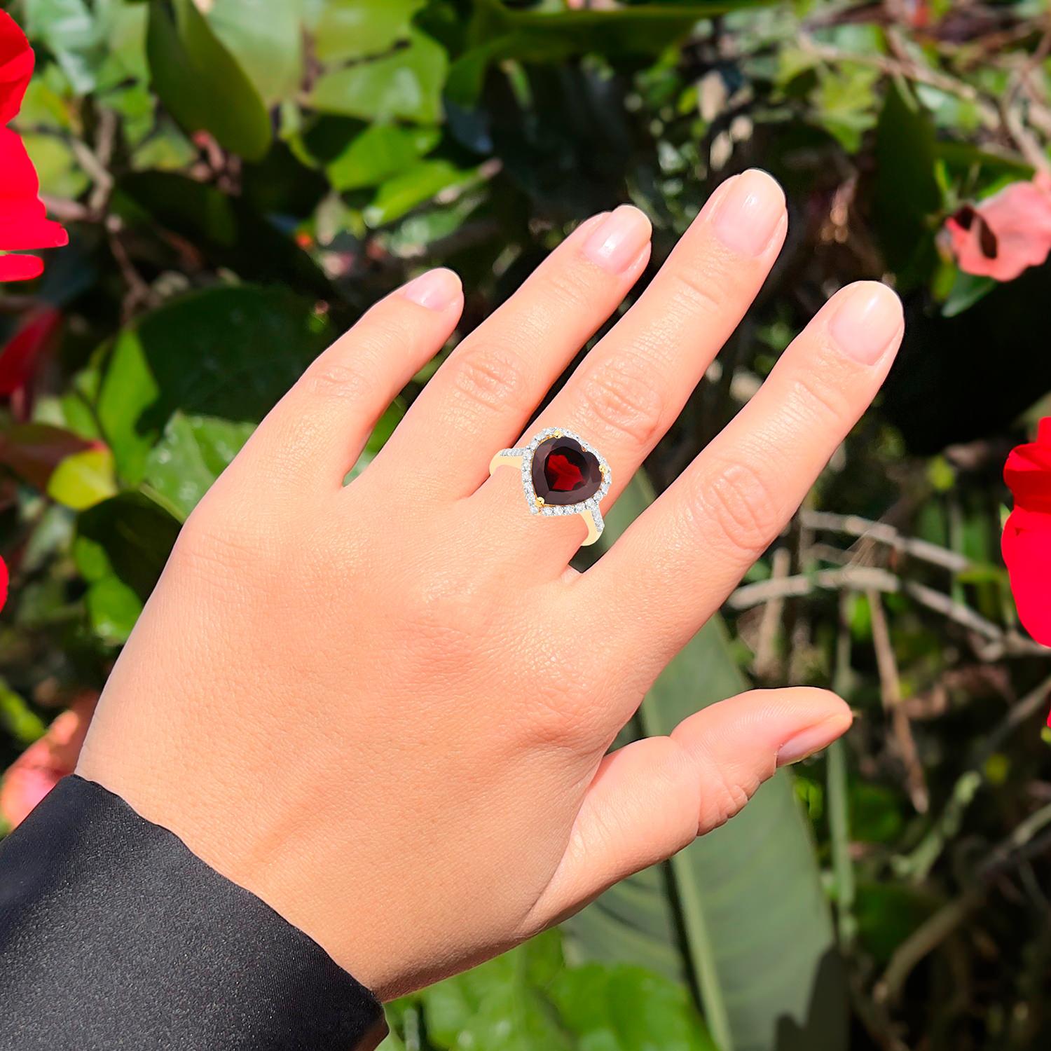 Contemporary Garnet Heart Ring with White Topaz 5.84 Carats 18K Yellow Gold Plated Silver For Sale
