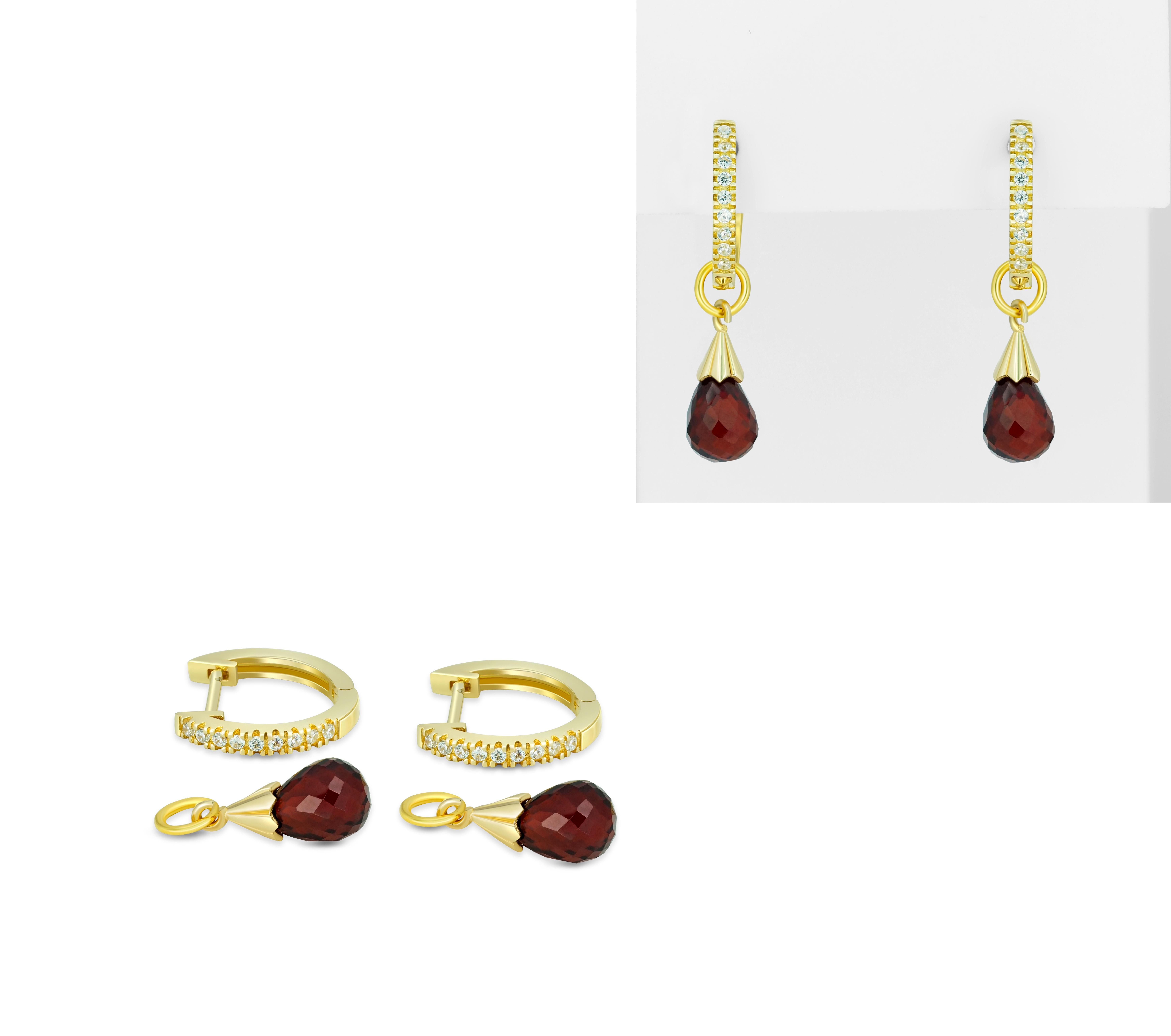 Garnet huggy hoop diamond earrings.  In New Condition For Sale In Istanbul, TR