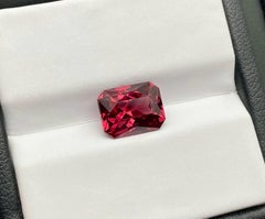 Garnet Malaya Natural Loose Gemstone 3.13 Ct. Octagon cut, Tanzania, certificate