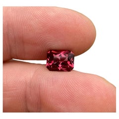 Garnet Malaya Natural Loose Gemstone 3.13 Ct. Octagon cut, Tanzania, certificate