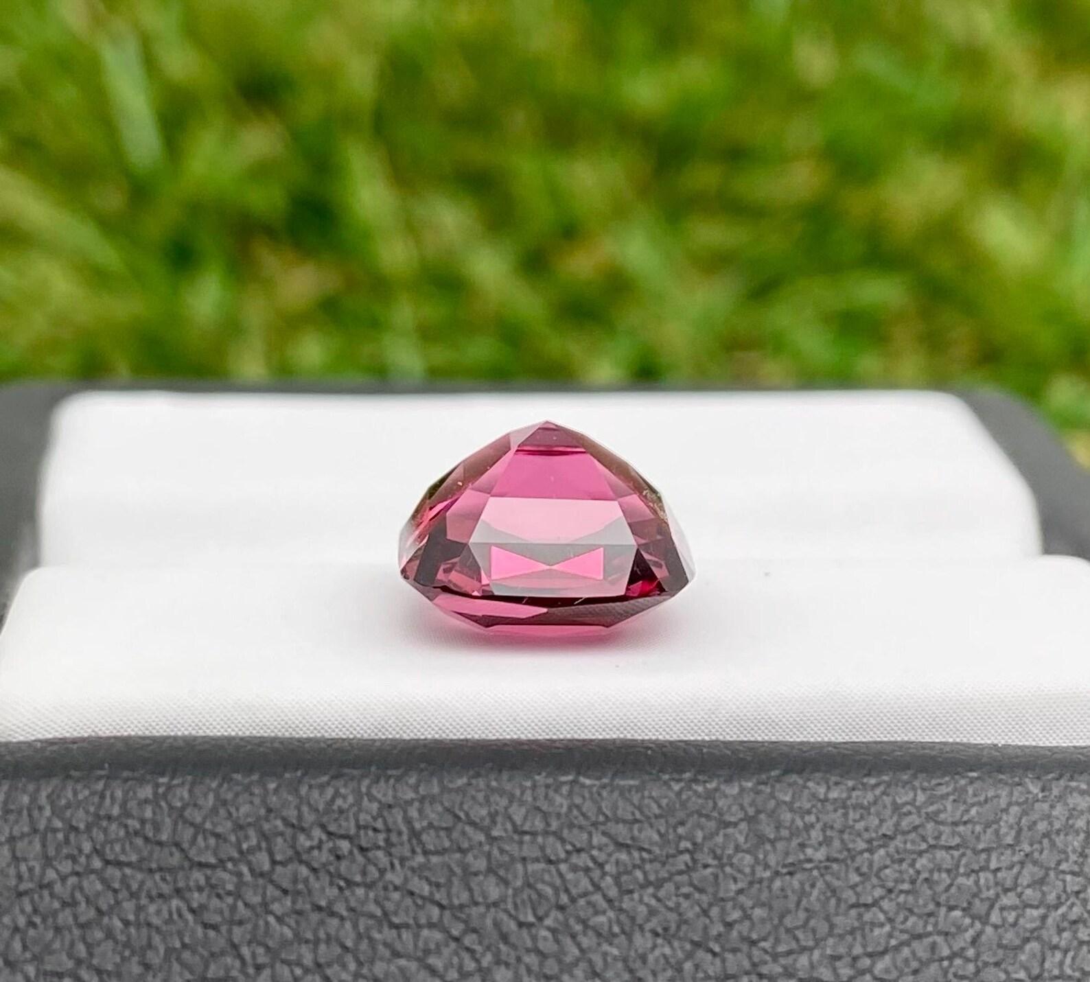 Garnet Malaya Natural Loose Gemstone 4.10 Ct. Cushion cut, Tanzania, certificate en venta 1