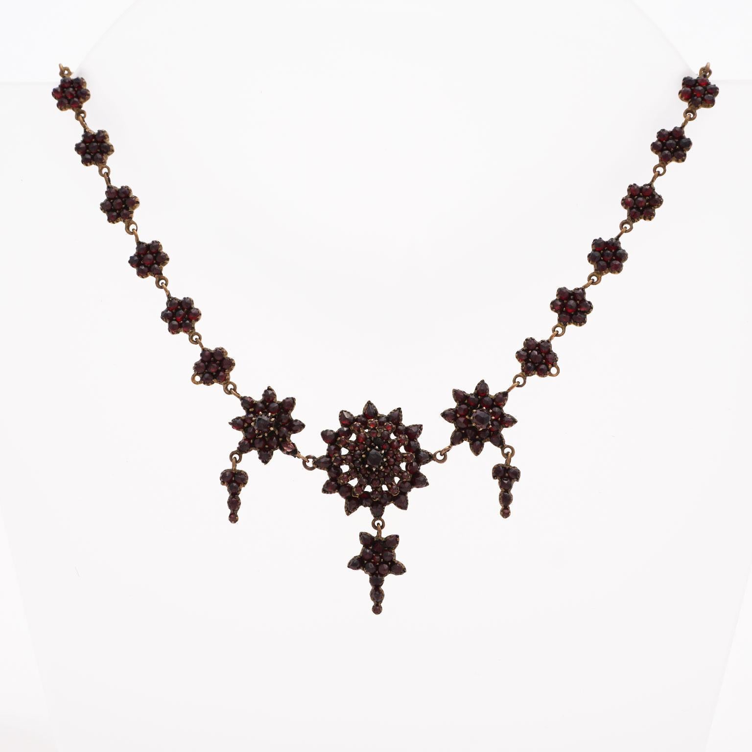 Garnet Necklace, circa 1800 3